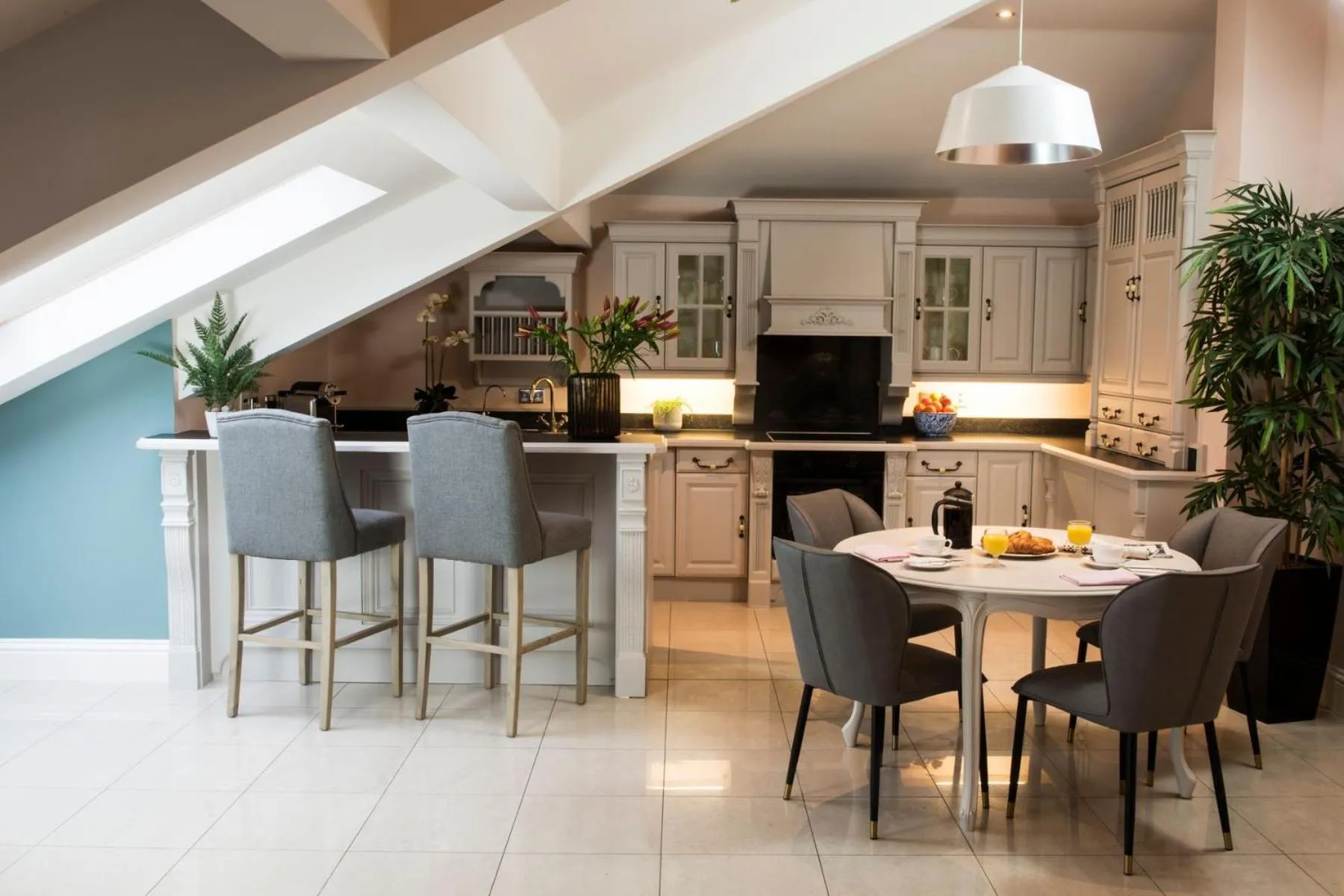 Kitchen or kitchenette in The Heritage