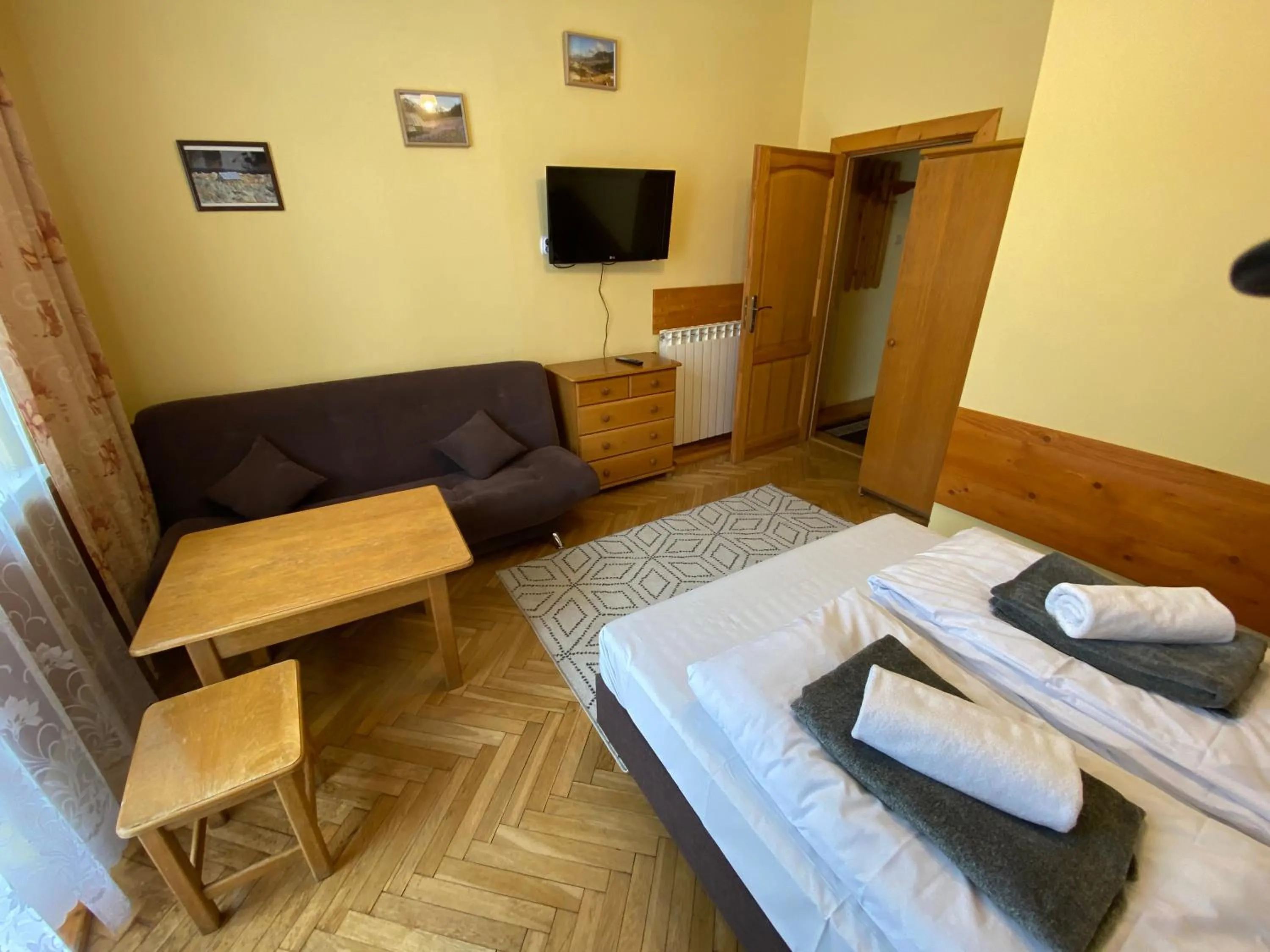 Photo of the whole room, Bed in Rusałka