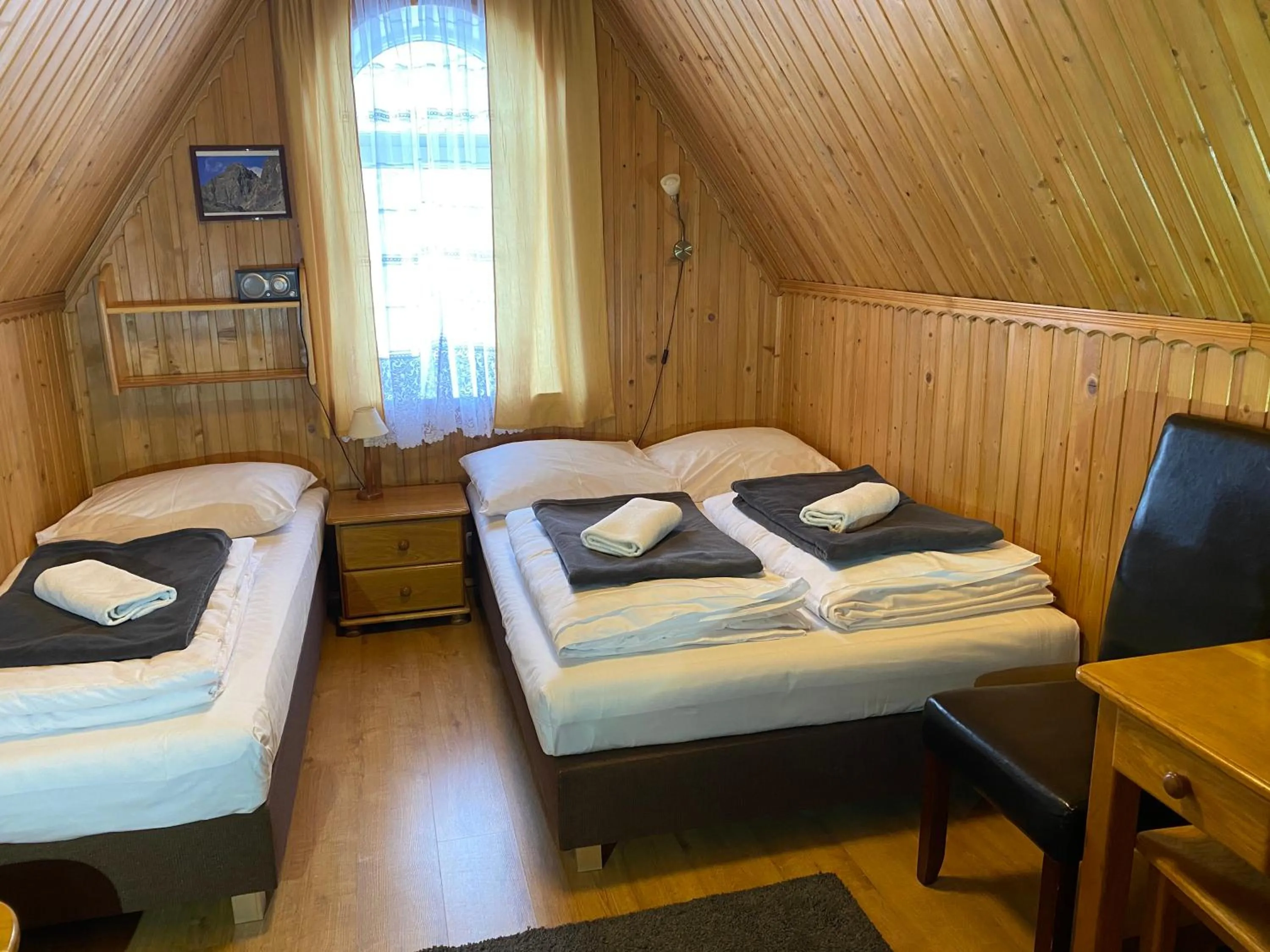 Photo of the whole room, Bed in Rusałka