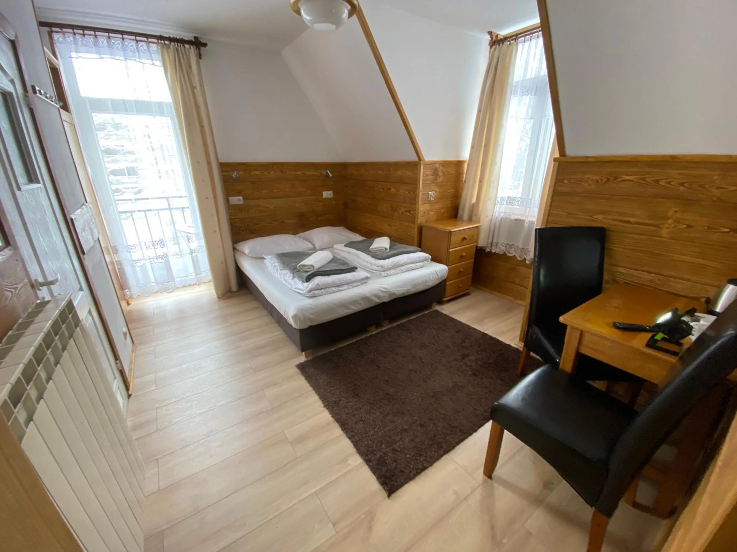 Photo of the whole room, Bed in Rusałka