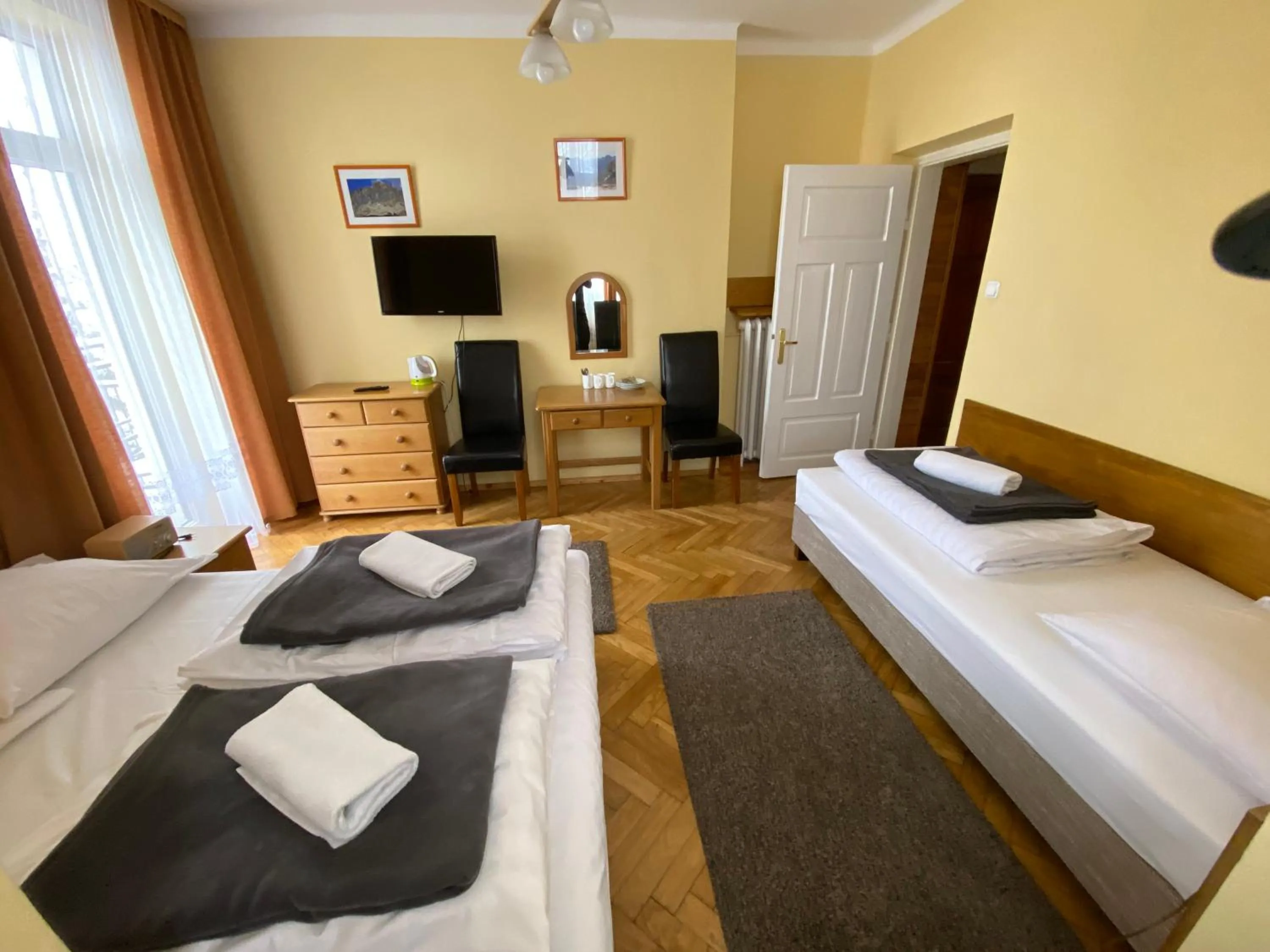 Photo of the whole room, Bed in Rusałka