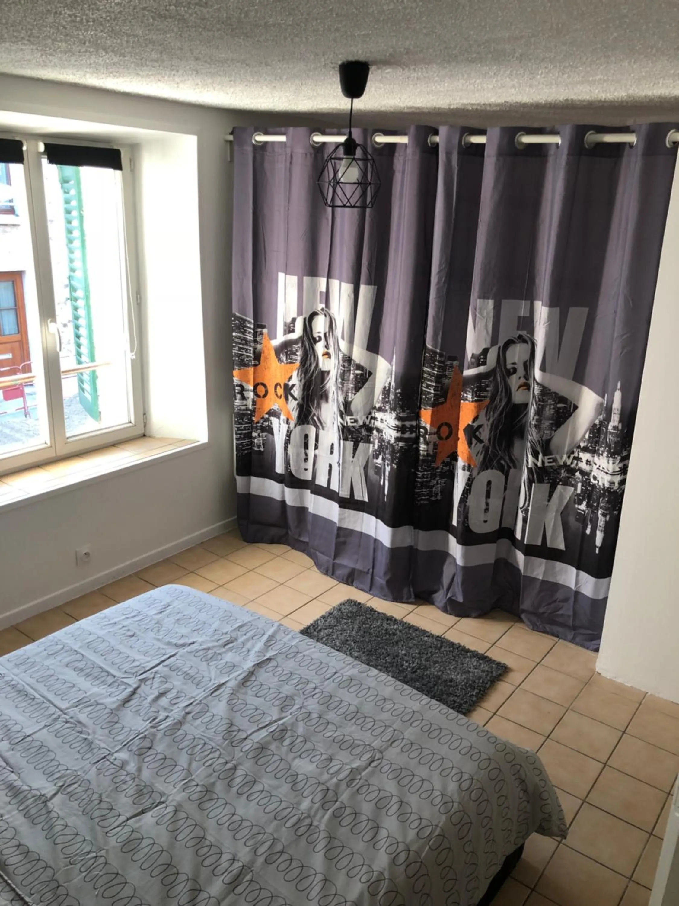 Bedroom, Bed in Sleep in Paris - Chessy