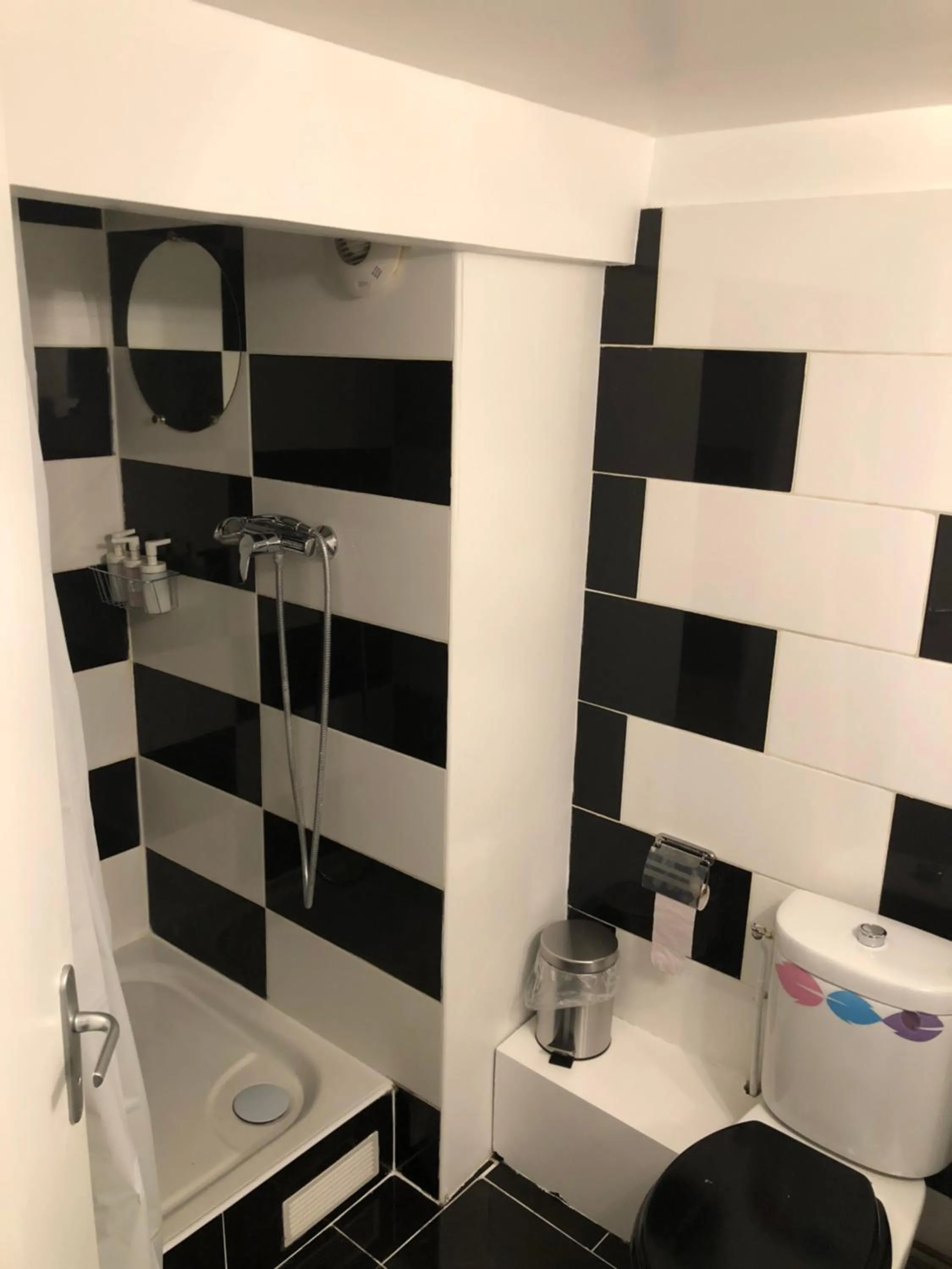 Bathroom in Sleep in Paris - Chessy
