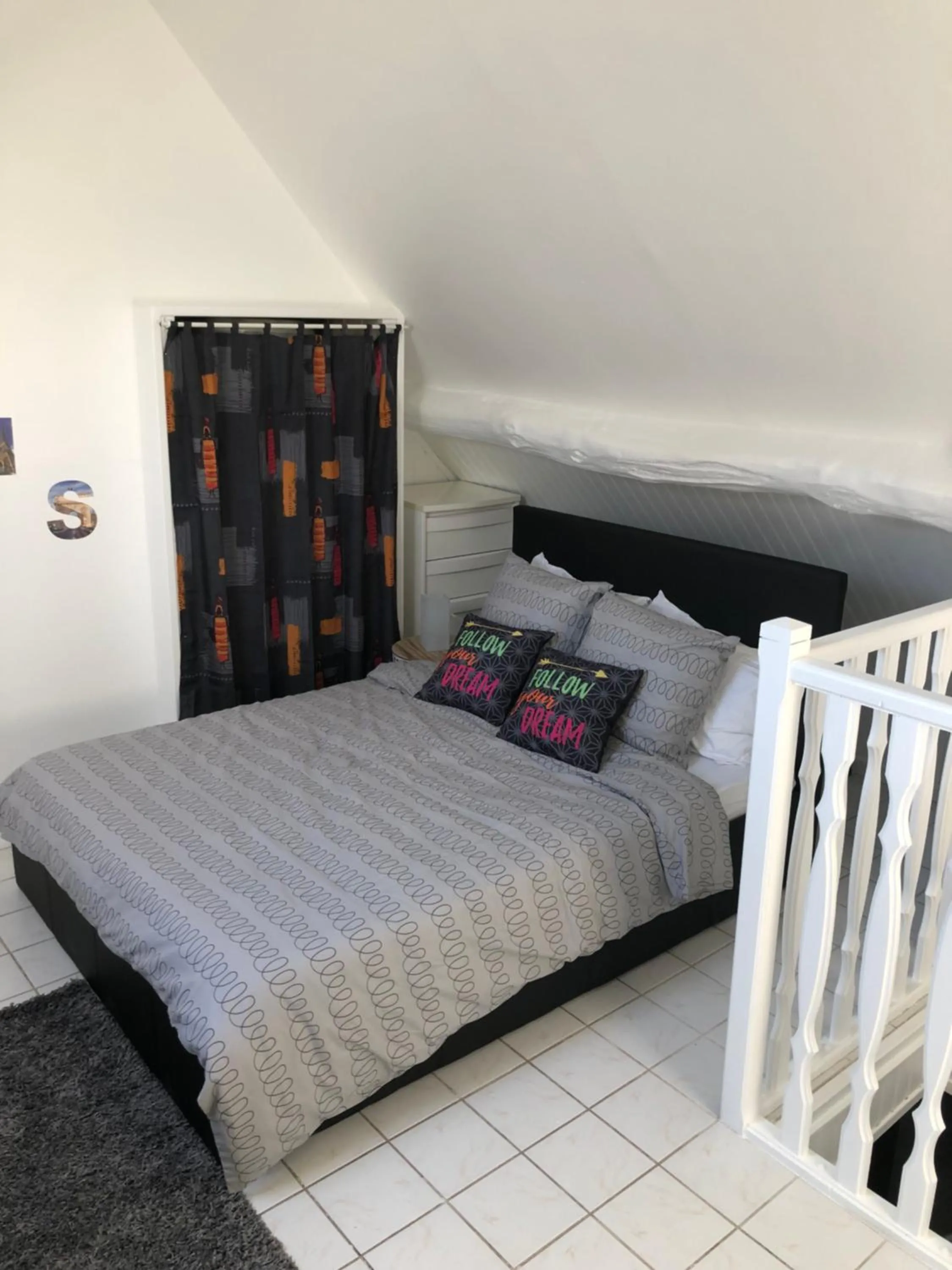 Bedroom, Bed in Sleep in Paris - Chessy