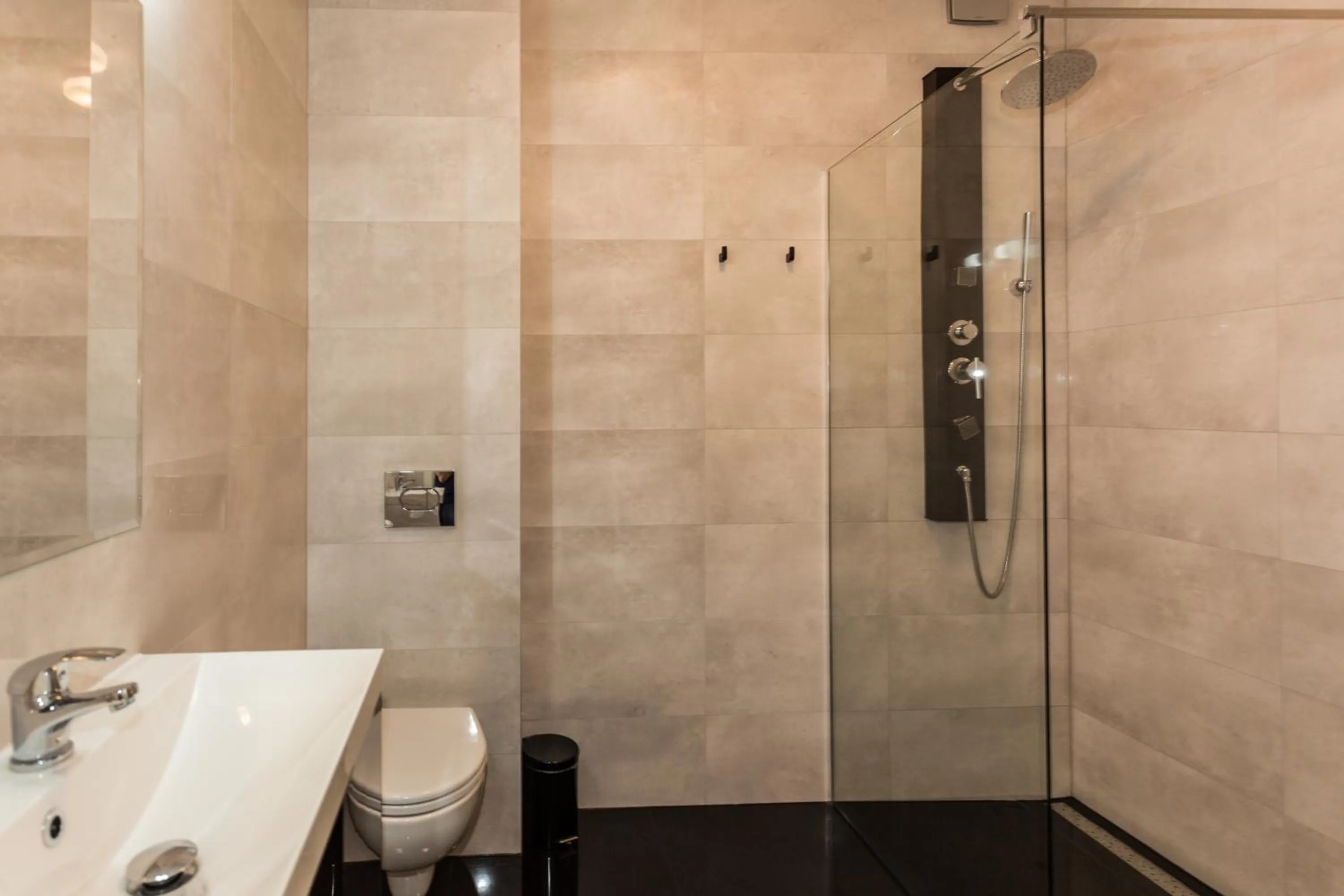 Shower in Planet Hostel