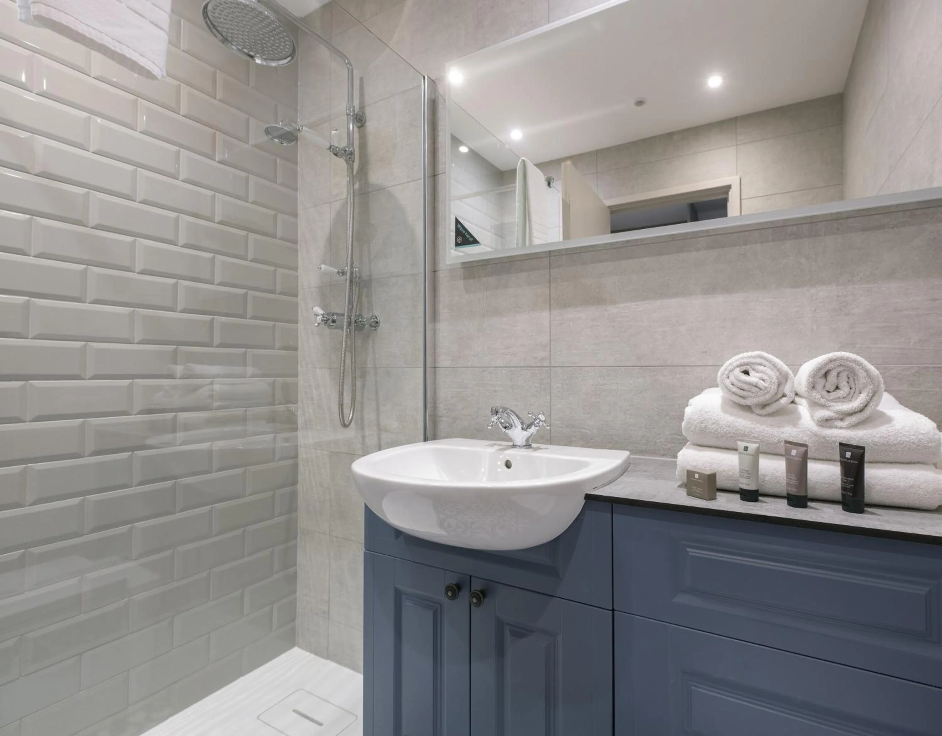 Shower in Knipoch House Hotel