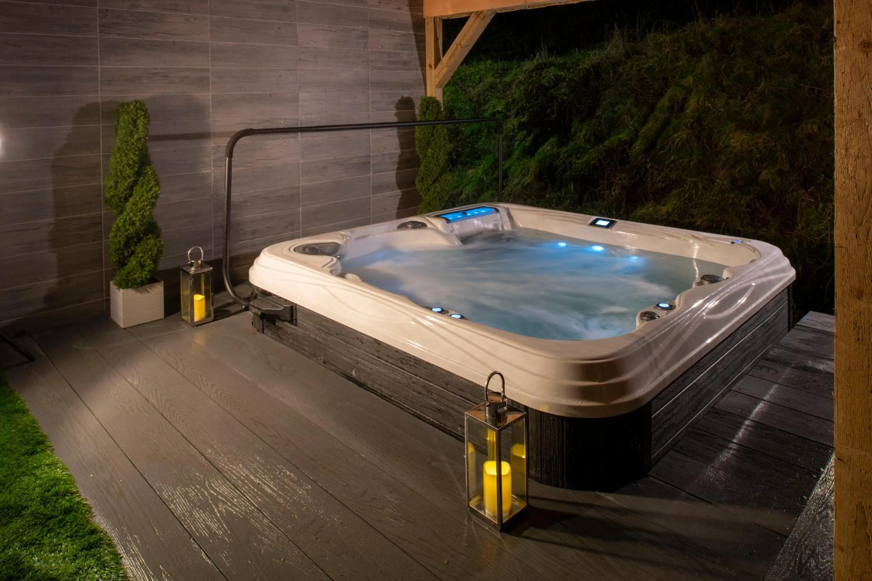 Hot Tub in Knipoch House Hotel