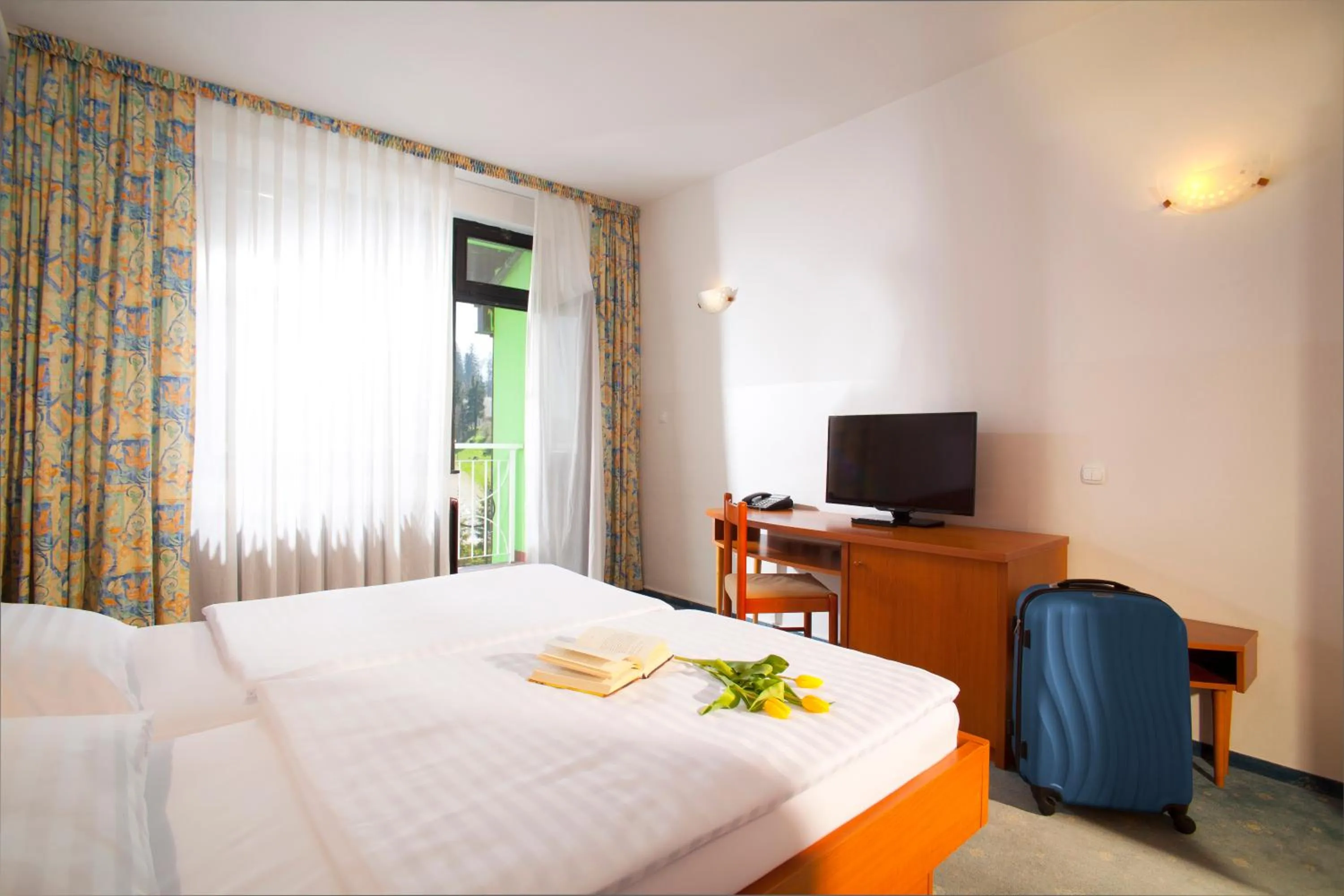 Balcony/Terrace, Bed in Terme Topolsica - Hotel Vesna