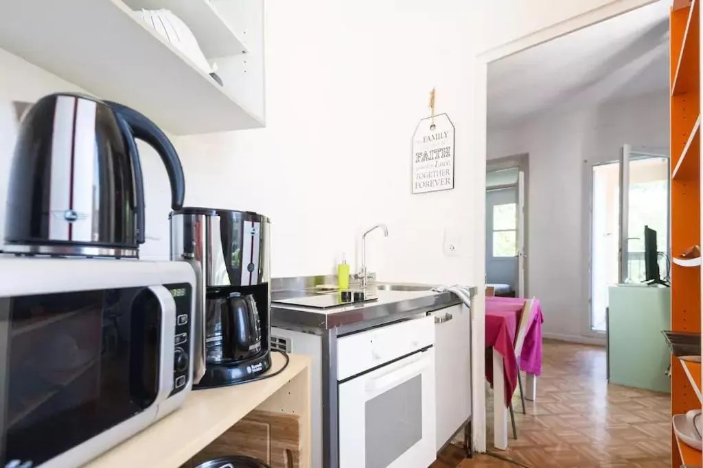 kitchen in Alexandra Apartments