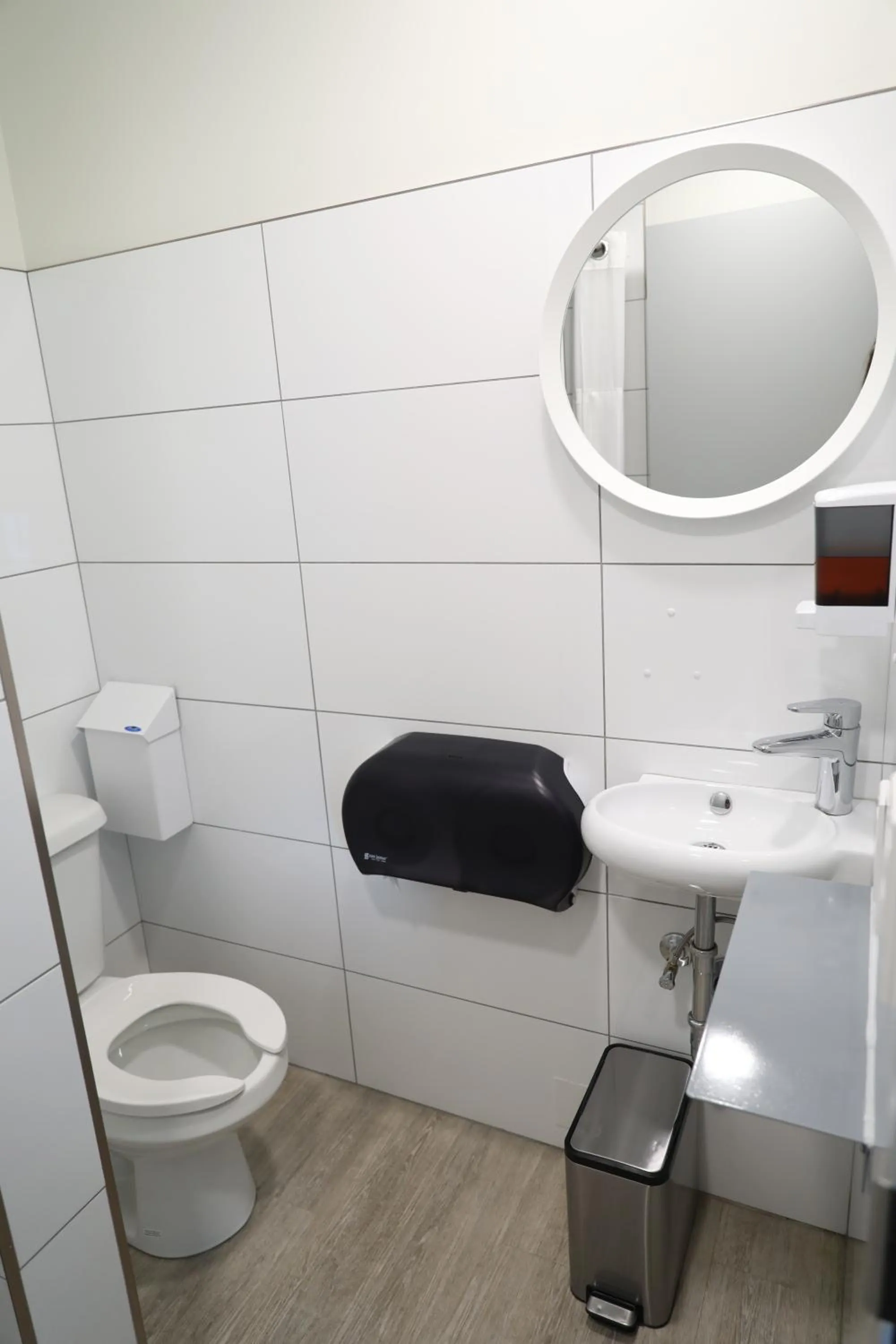 Bathroom in Canmore Downtown Hostel