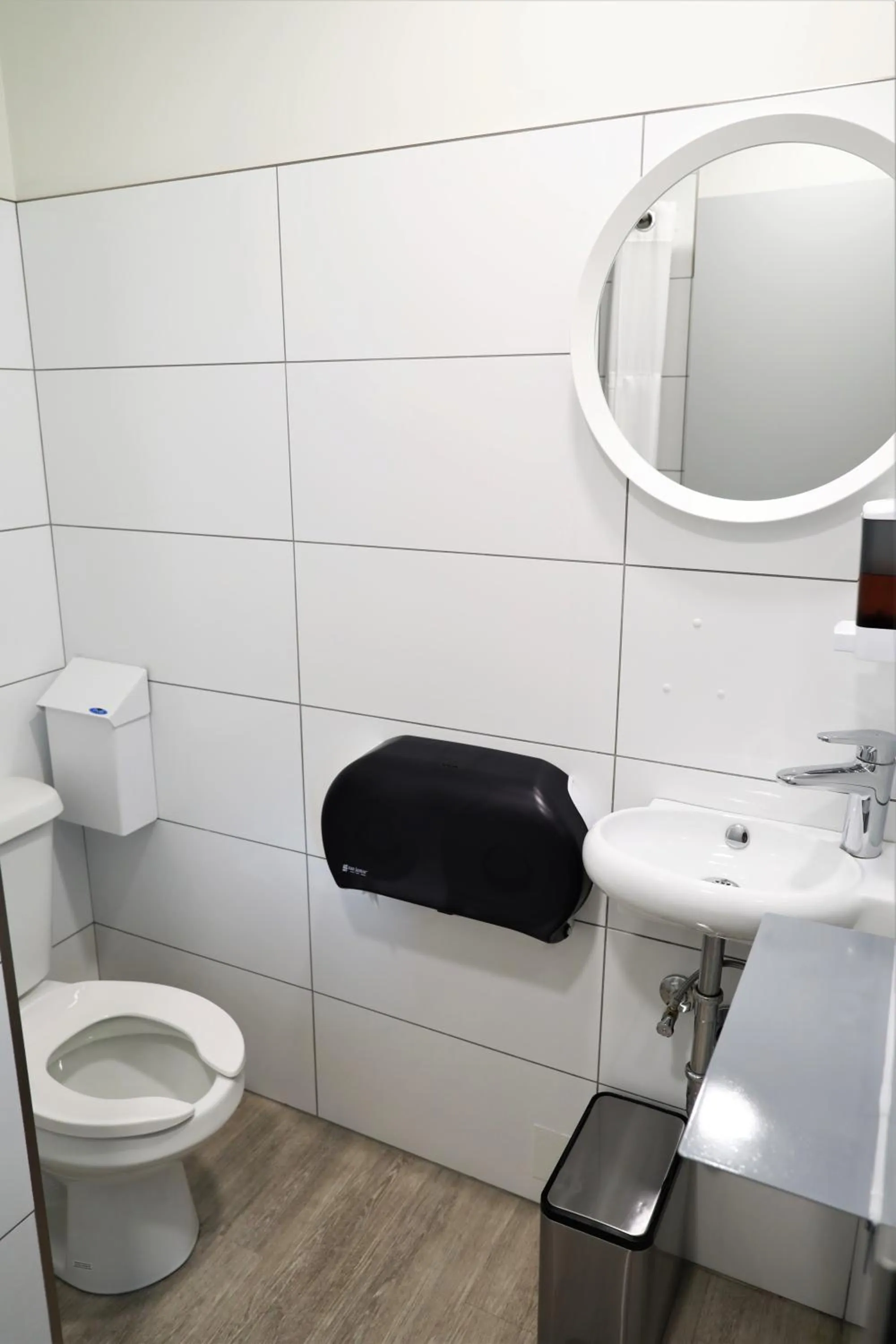 Bathroom in Canmore Downtown Hostel