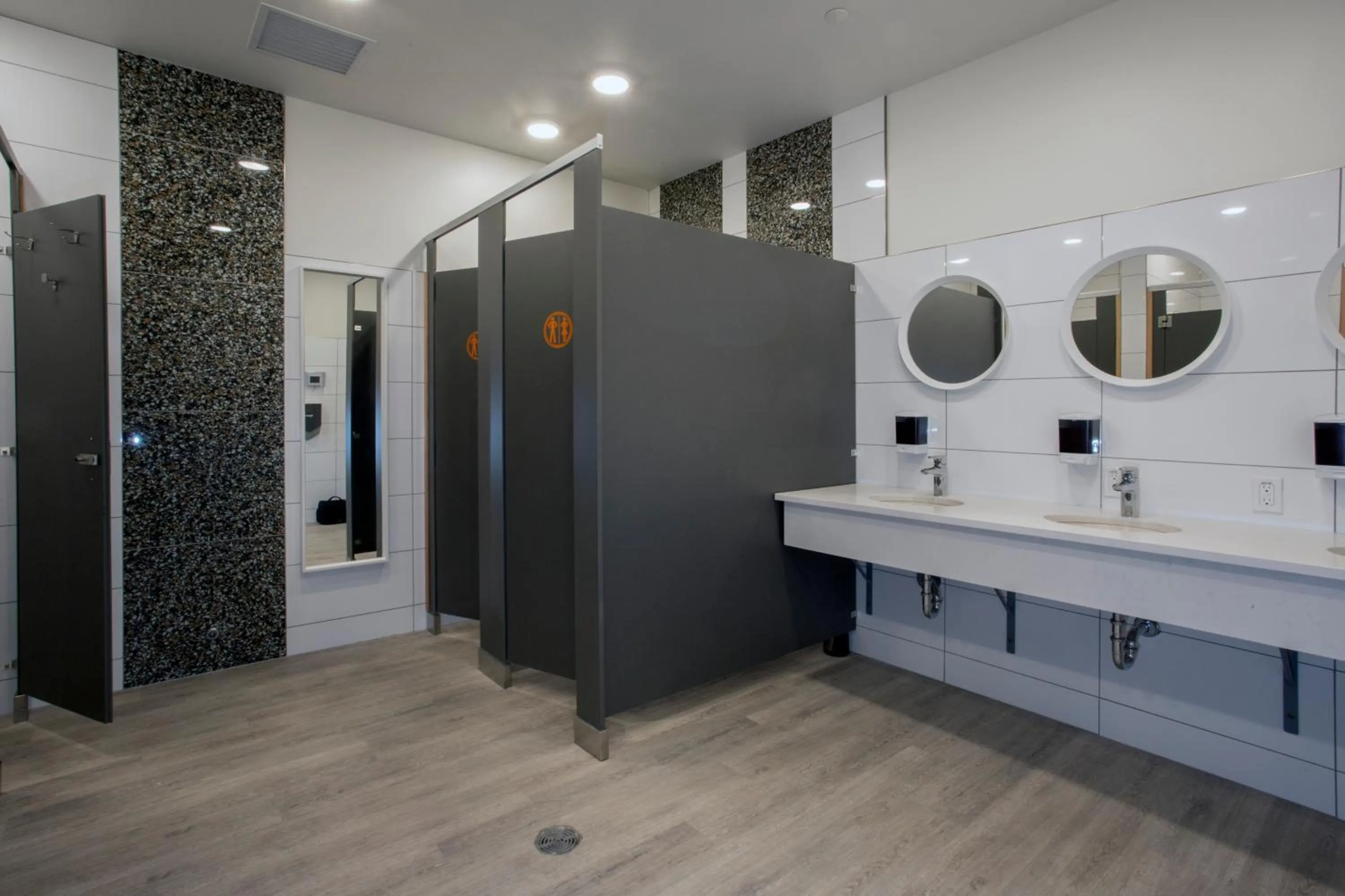 Bathroom in Canmore Downtown Hostel