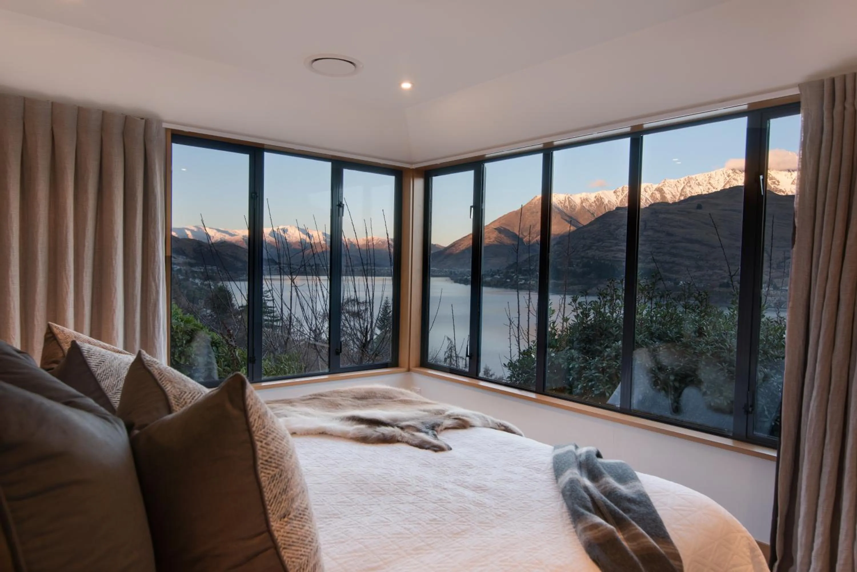 Bed in Panorama House by Sotheby's Luxury Rental Homes