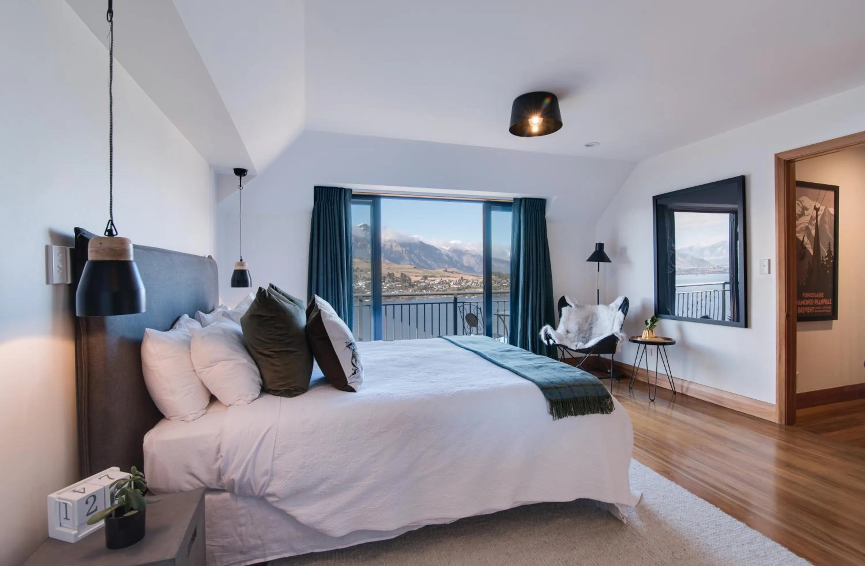 Bed in Panorama House by Sotheby's Luxury Rental Homes