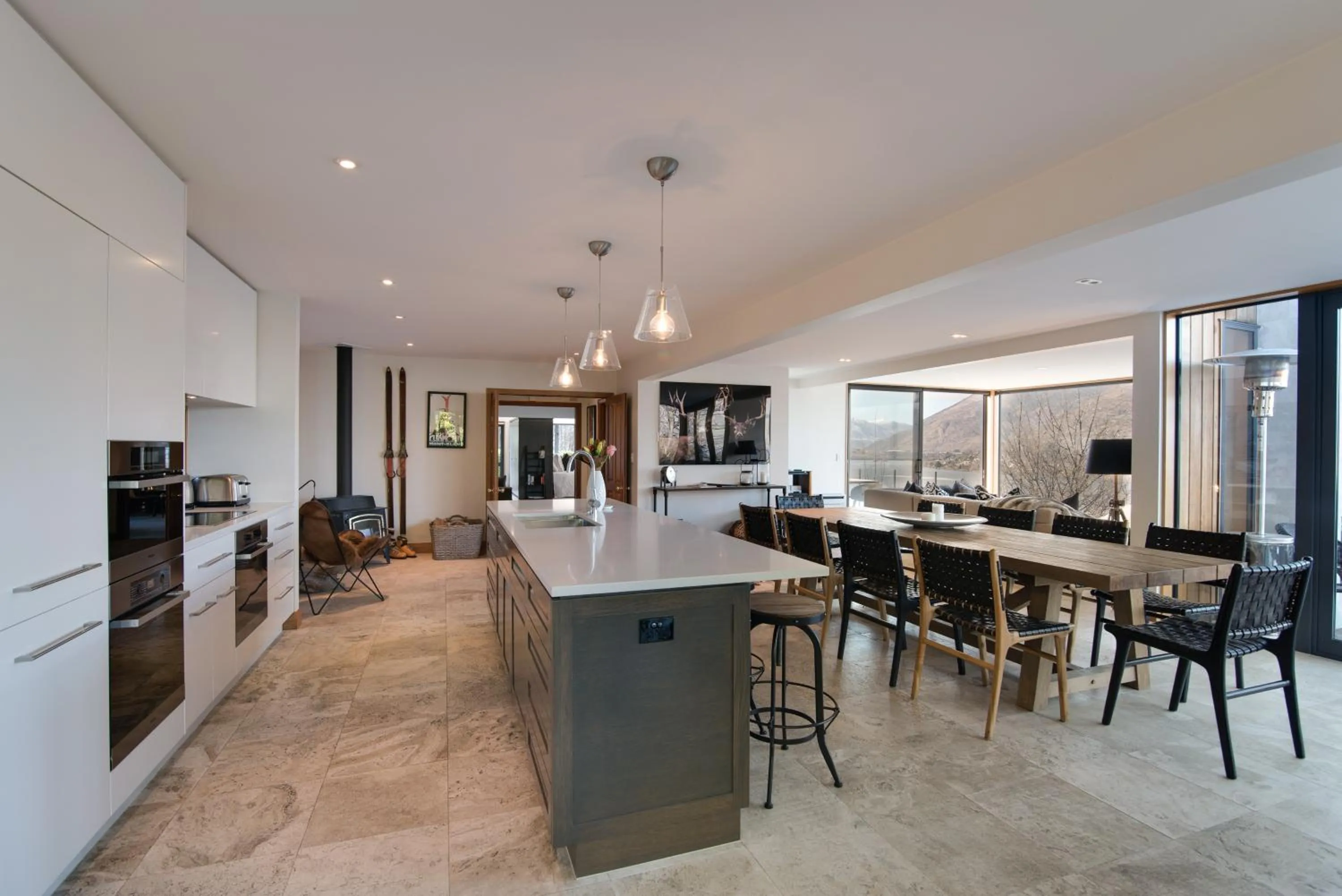 Kitchen or kitchenette in Panorama House by Sotheby's Luxury Rental Homes