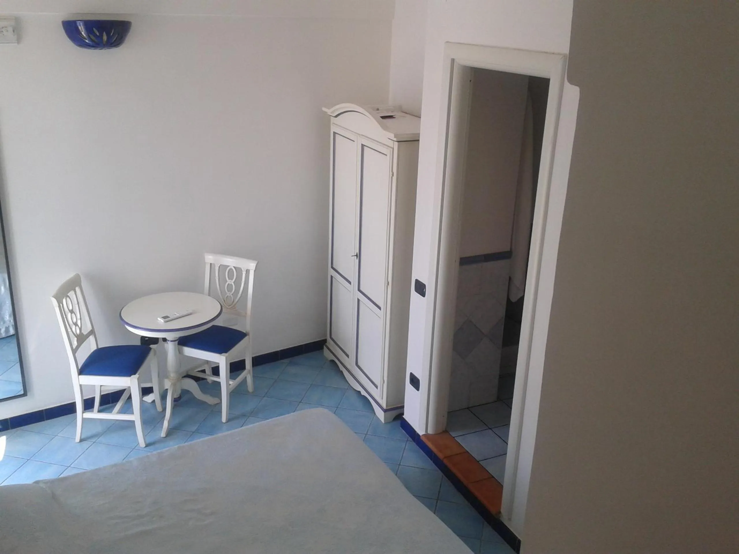 Photo of the whole room in B&B Il Porticciolo di Amalfi