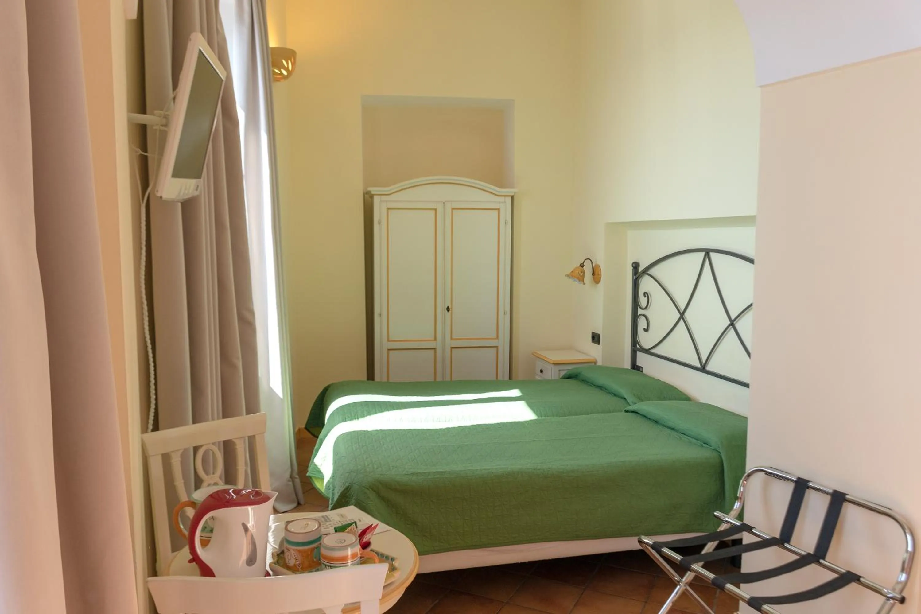 Photo of the whole room, Bed in B&B Il Porticciolo di Amalfi