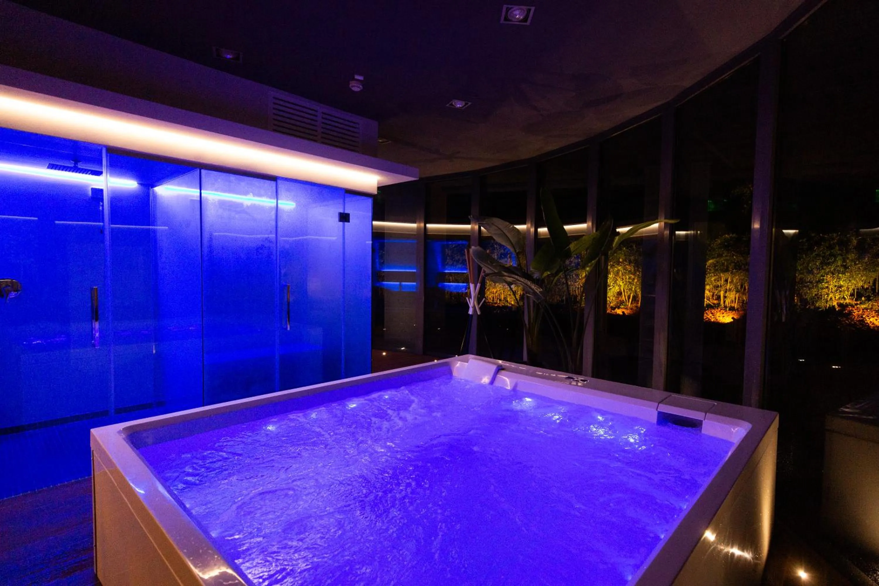 Hot Tub in Zambala Luxury Apartments