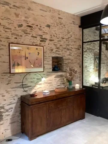 LE BEAU REPAIRE, chambres d'hôtes, quartier historique, 1 à 3 chambres, étage indépendant