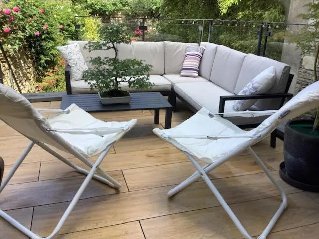 LE BEAU REPAIRE, chambres d'hôtes, quartier historique, 1 à 3 chambres, étage indépendant