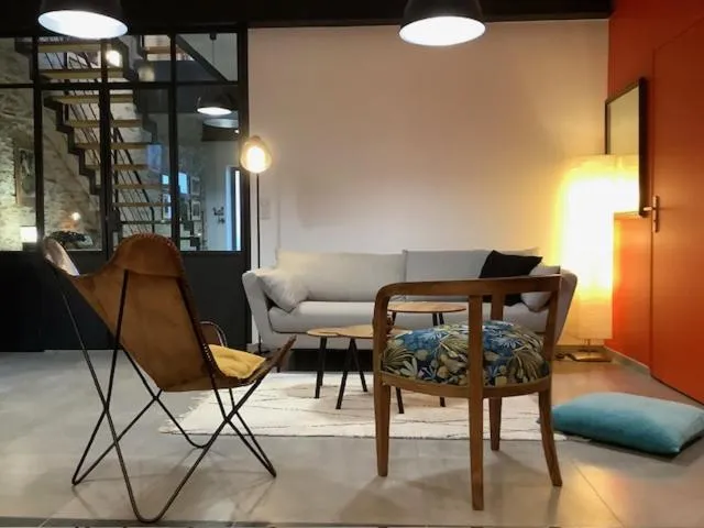 LE BEAU REPAIRE, chambres d'hôtes, quartier historique, 1 à 3 chambres, étage indépendant