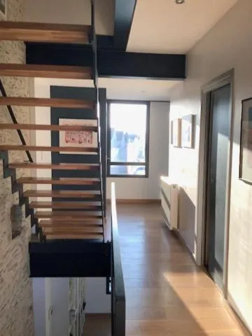 LE BEAU REPAIRE, chambres d'hôtes, quartier historique, 1 à 3 chambres, étage indépendant