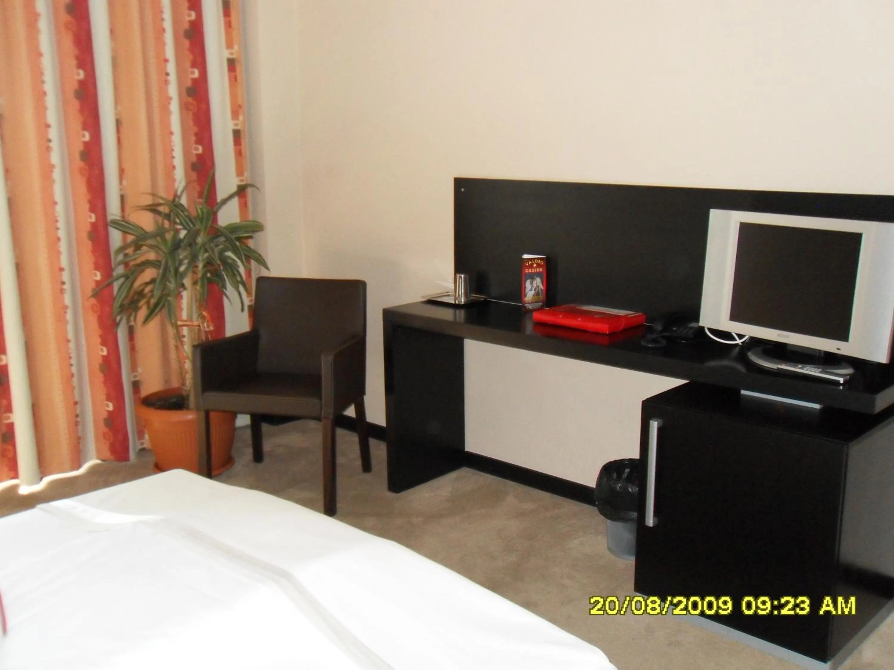 TV and multimedia, Bed in Hotel Delpack