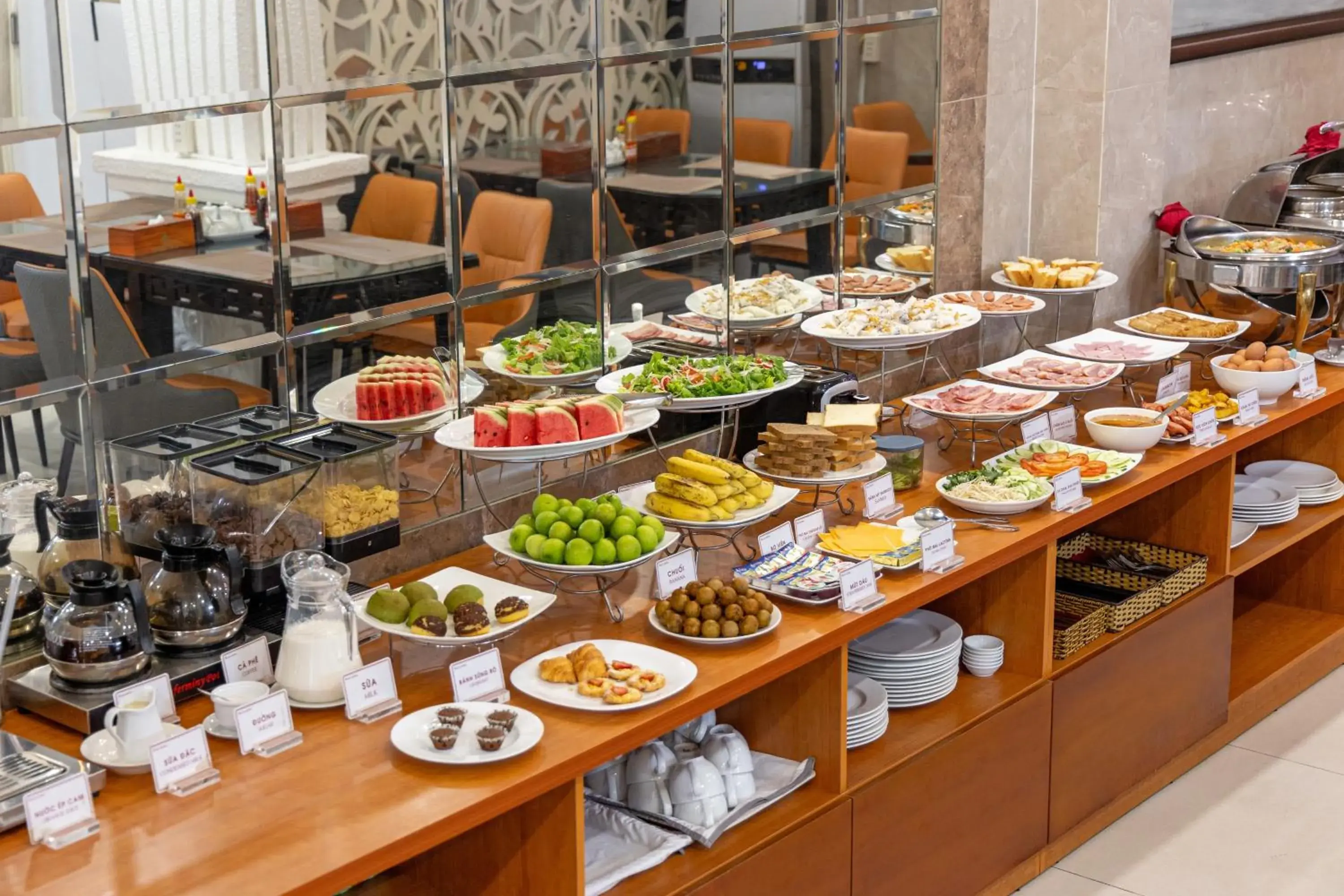Restaurant/places to eat in A25 Hotel - 274 Đề Thám Restaurant/places to eat in A25 Hotel - 274 Đề Thám
