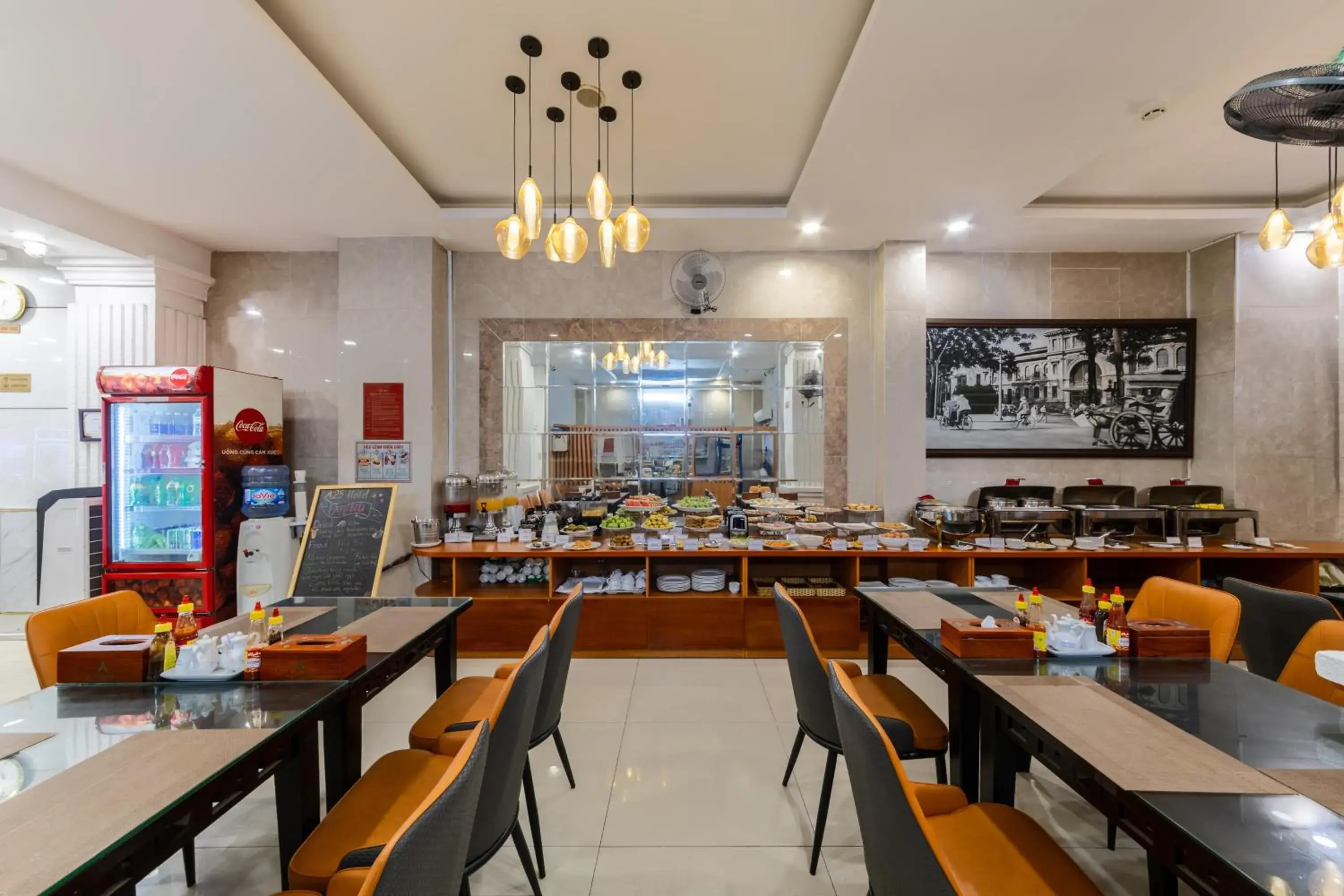 Restaurant/places to eat in A25 Hotel - 274 Đề Thám Restaurant/places to eat in A25 Hotel - 274 Đề Thám