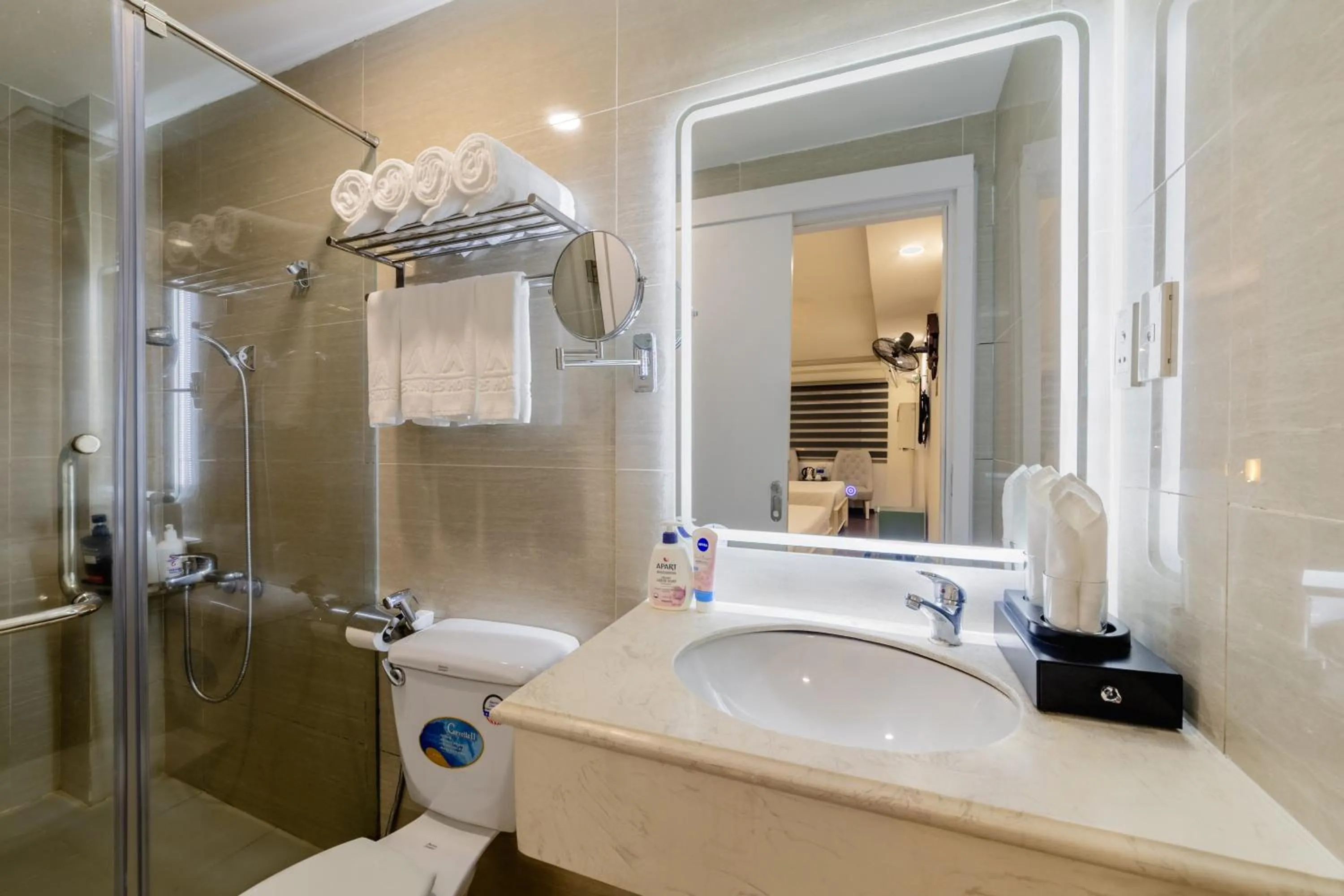Bathroom in A25 Hotel - 274 Đề Thám