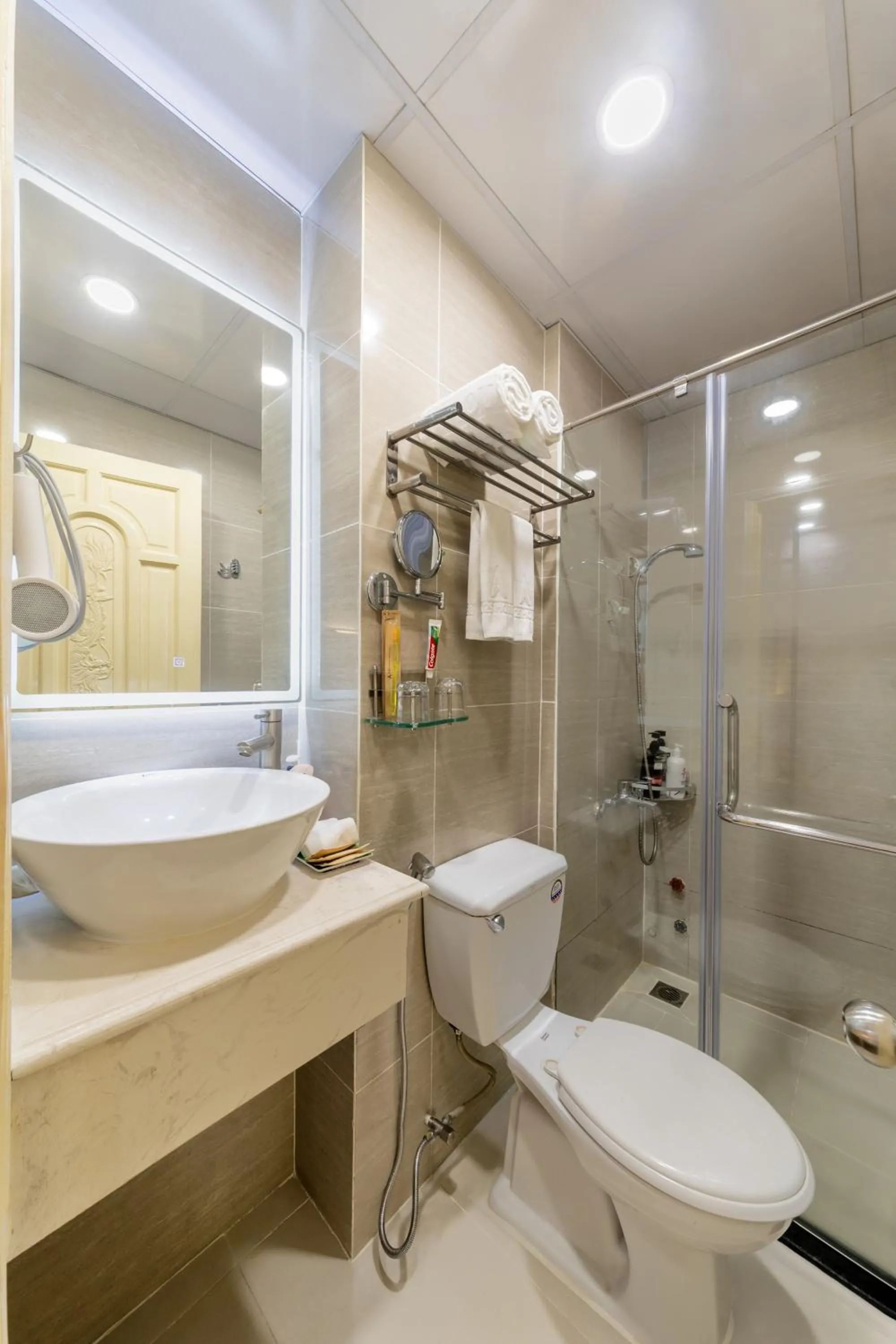 Shower in A25 Hotel - 274 Đề Thám