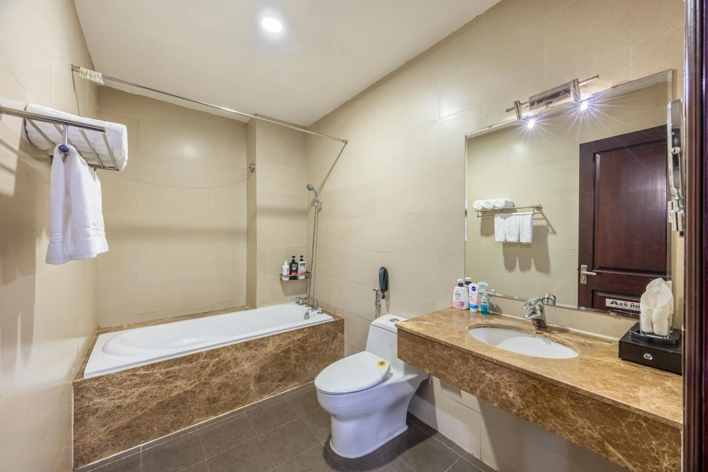 Toilet in A25 Hotel - 180 Nguyễn Trãi