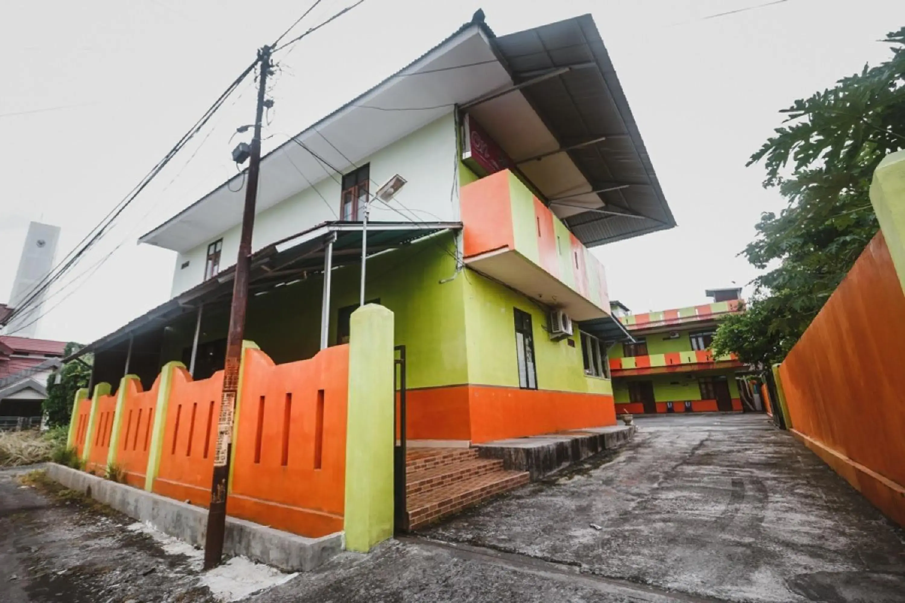 RedDoorz @ Malalayang Manado RedDoorz @ Malalayang Manado