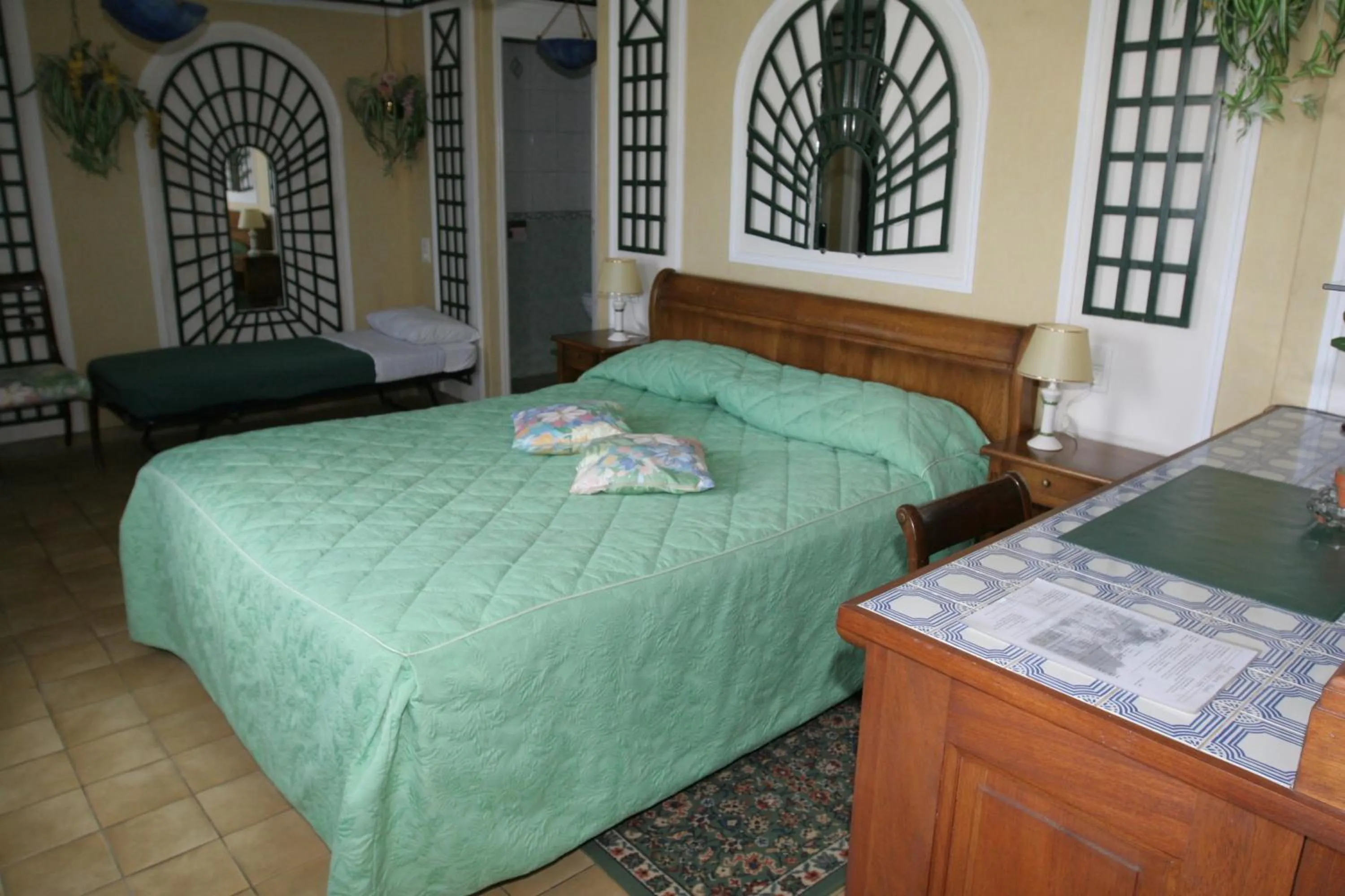 Photo of the whole room, Bed in Hotel Royal Albion