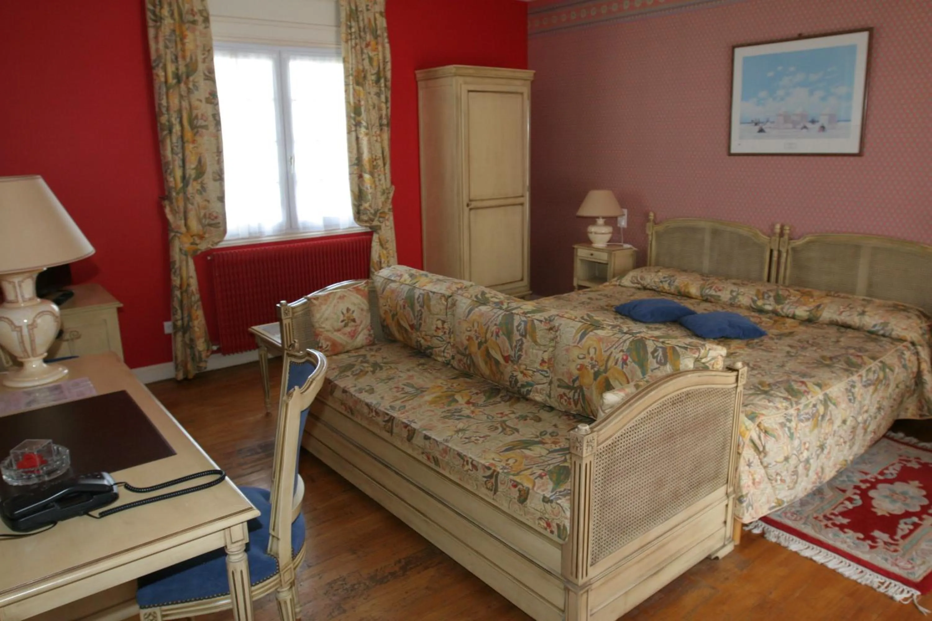 Photo of the whole room in Hotel Royal Albion