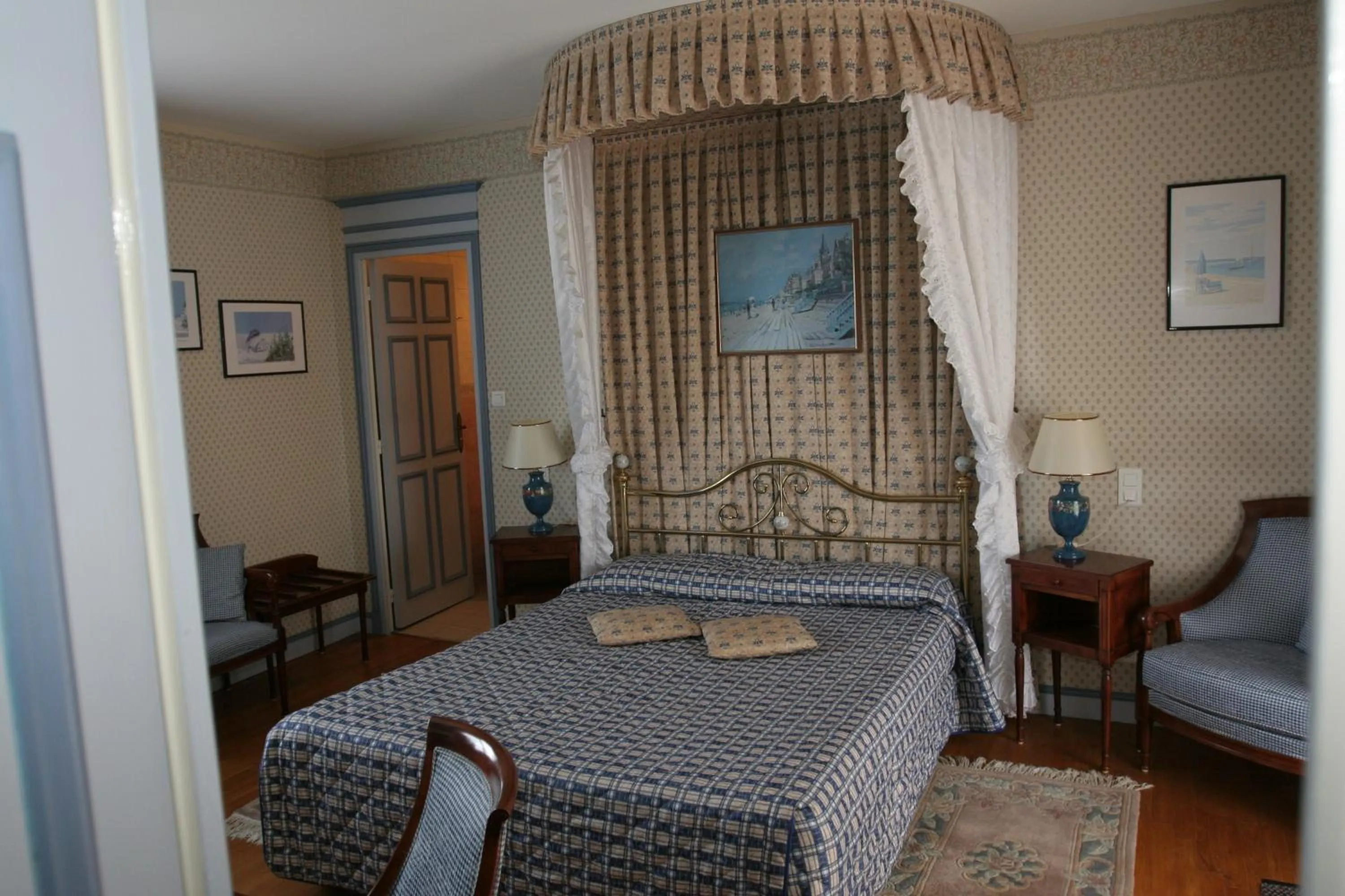 Photo of the whole room, Bed in Hotel Royal Albion