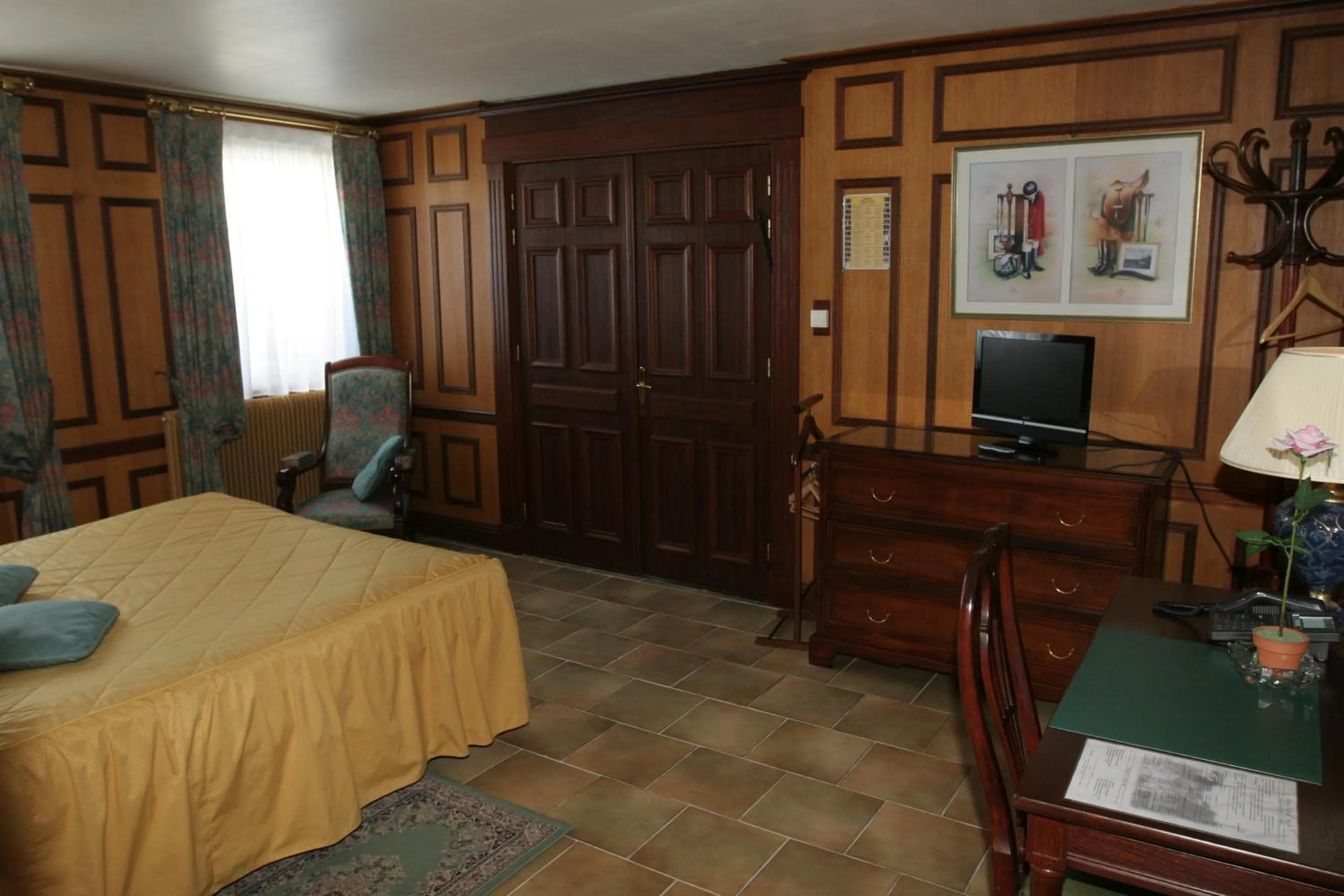 Photo of the whole room, Bed in Hotel Royal Albion