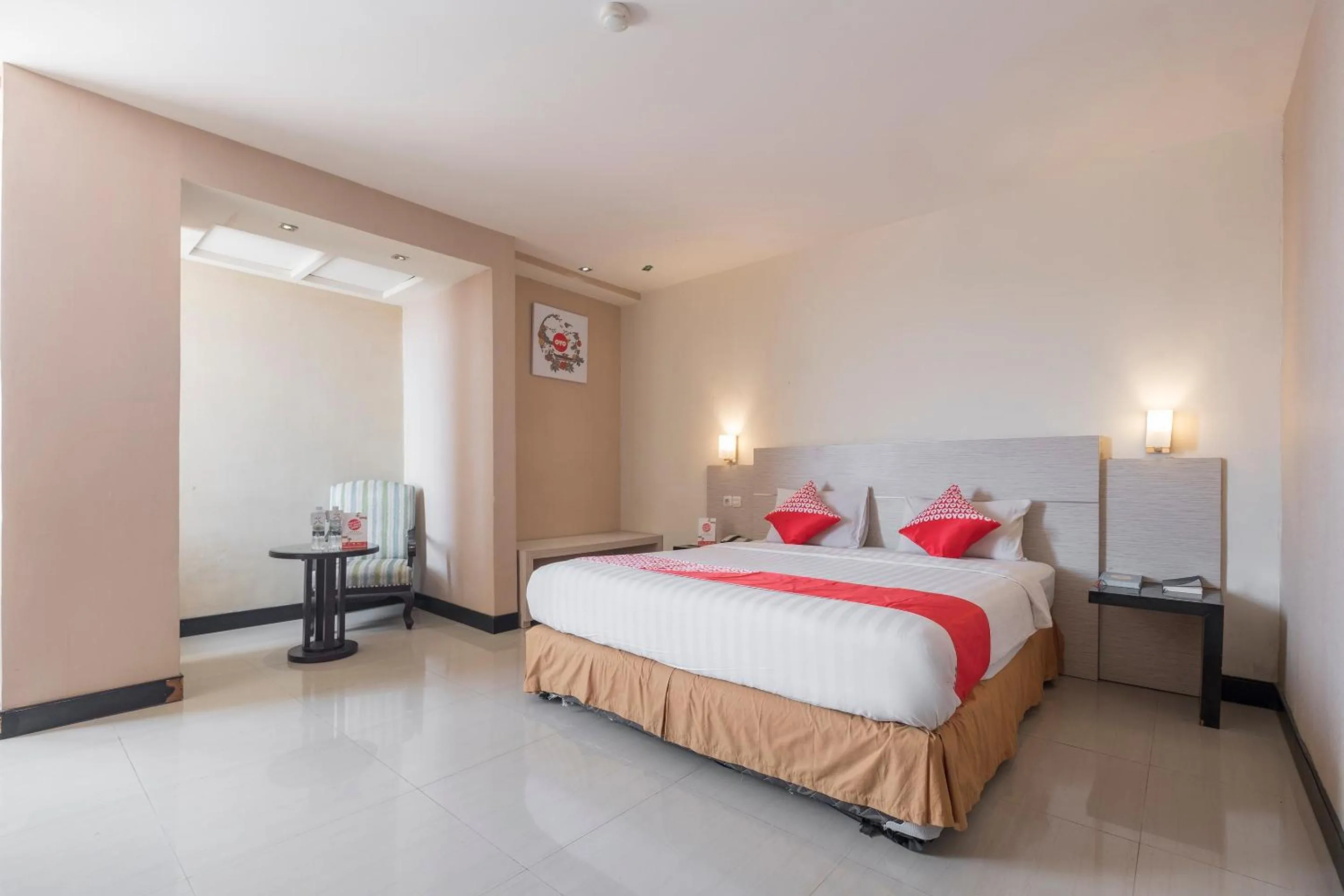 Bedroom in OYO 1081 Allson City Hotel Makassar