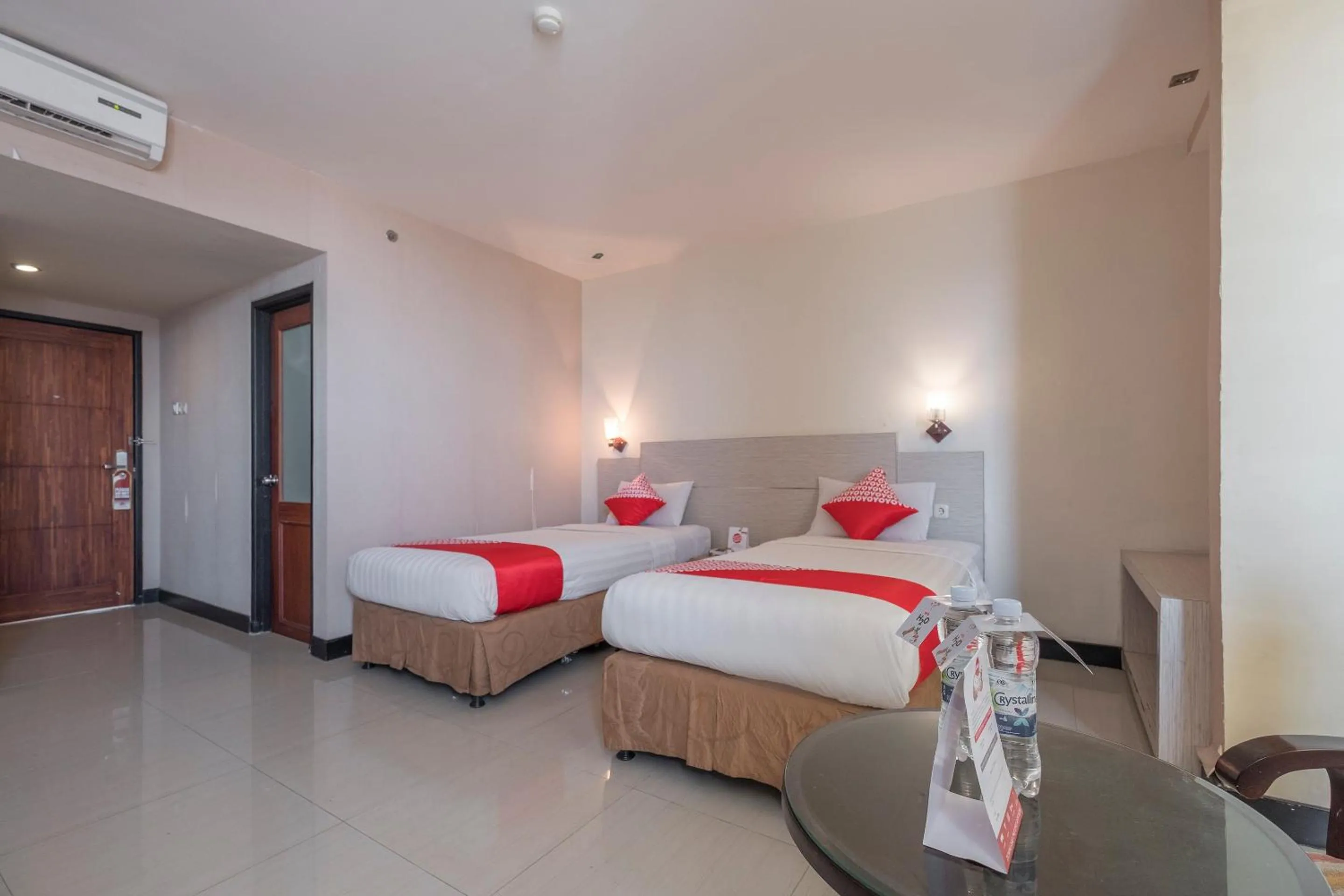 Bedroom in OYO 1081 Allson City Hotel Makassar