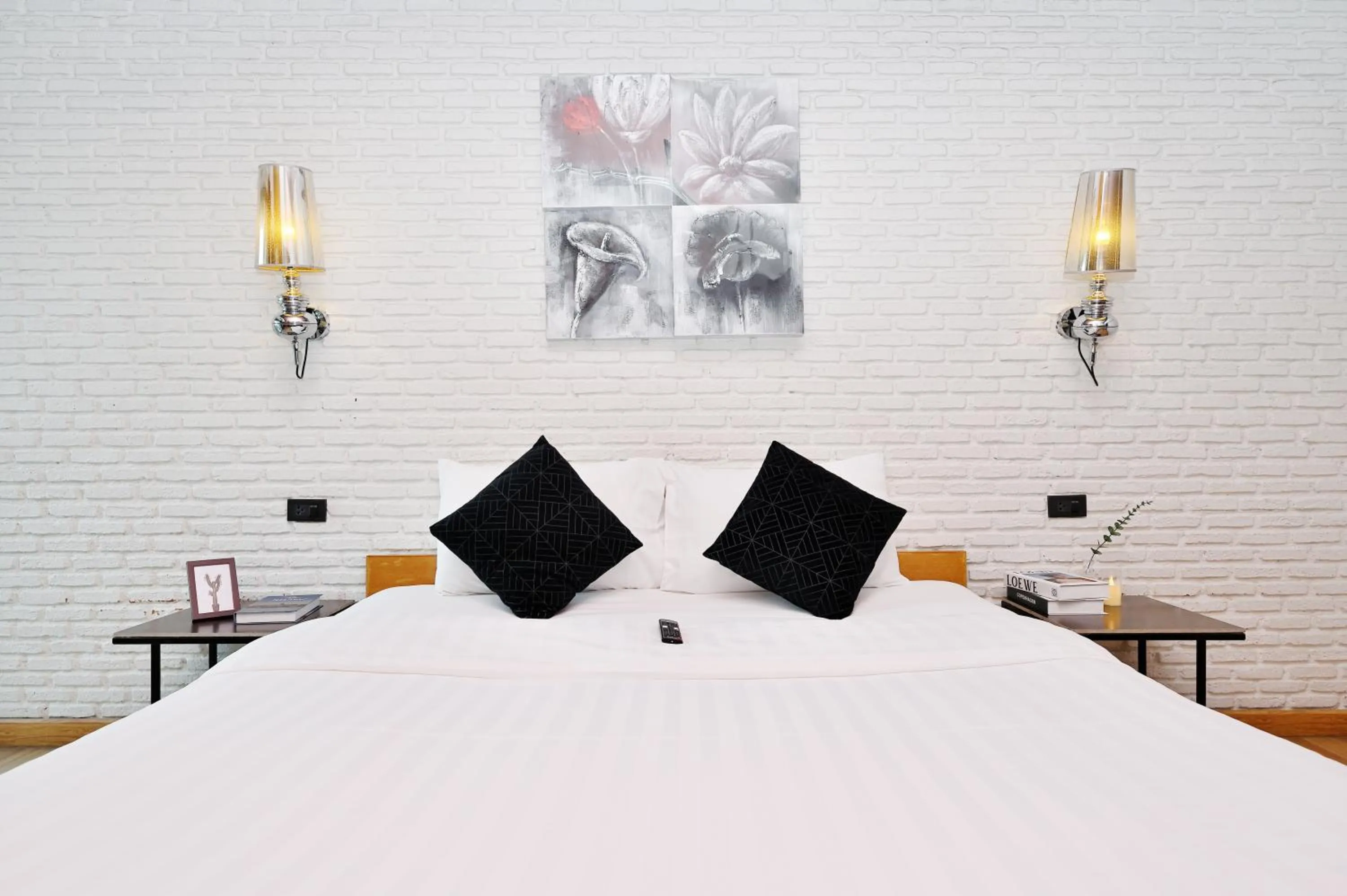 Bedroom, Bed in Diary Suite