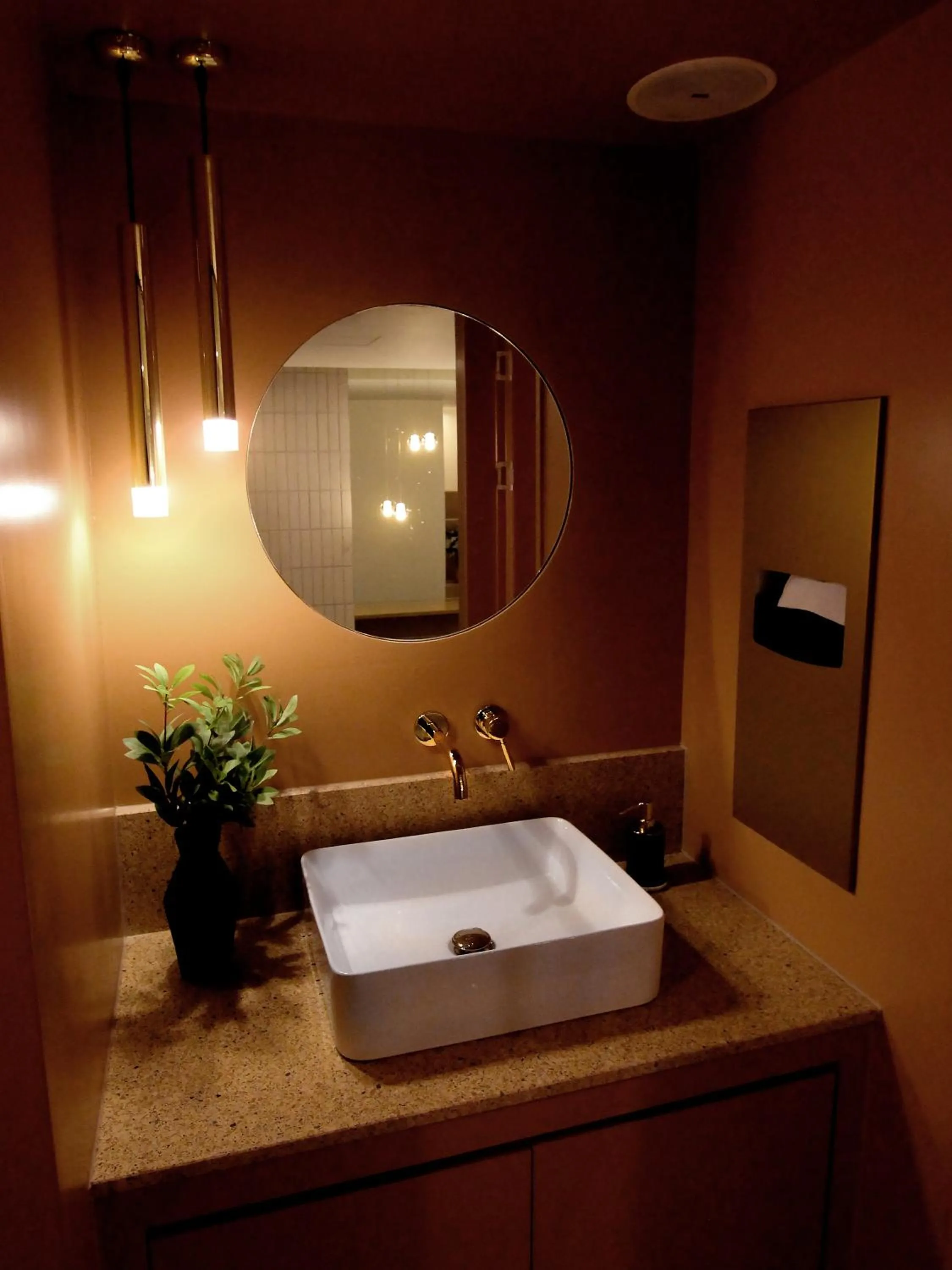 Tong Tong Petit Hotel