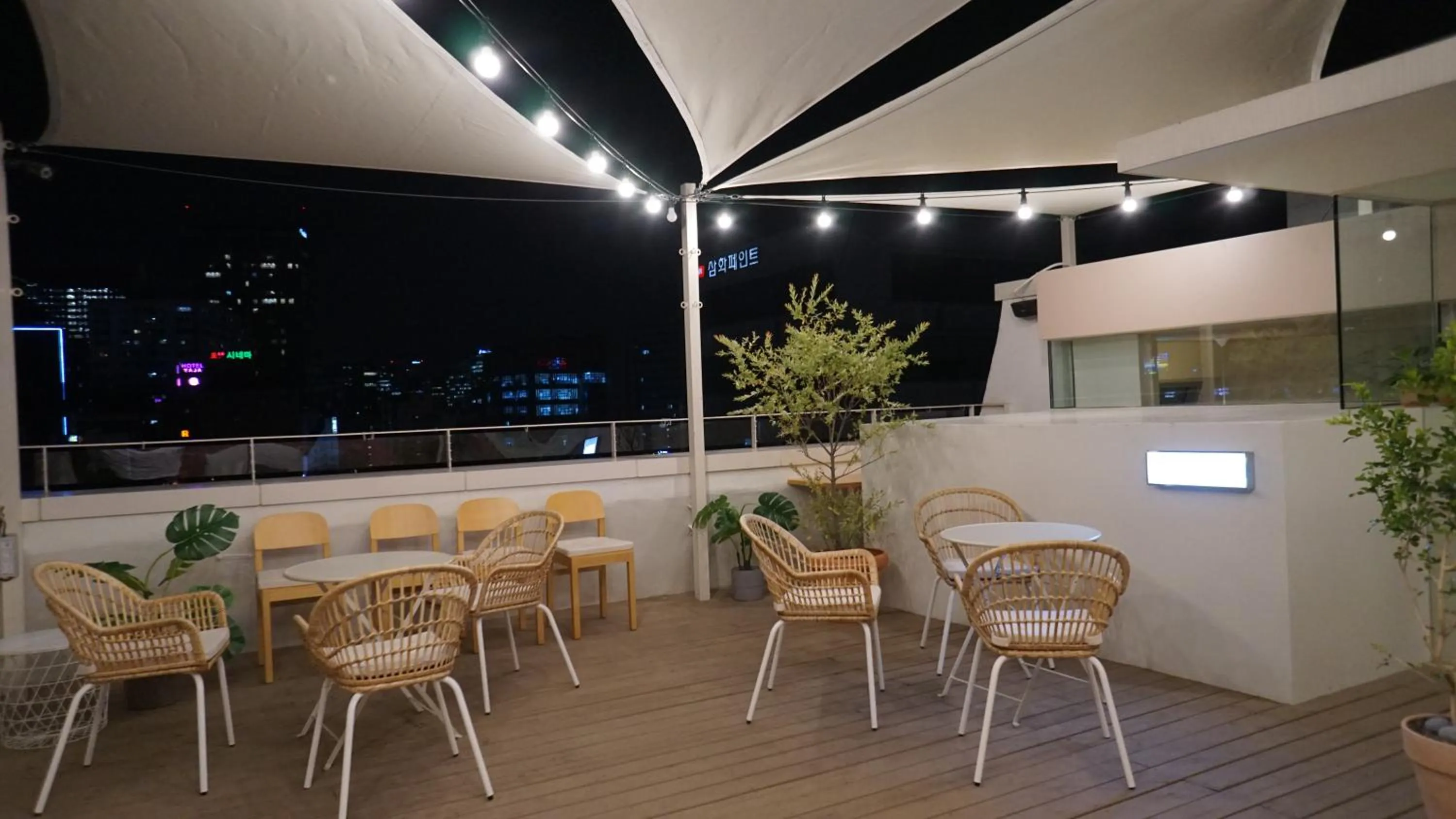 Tong Tong Petit Hotel