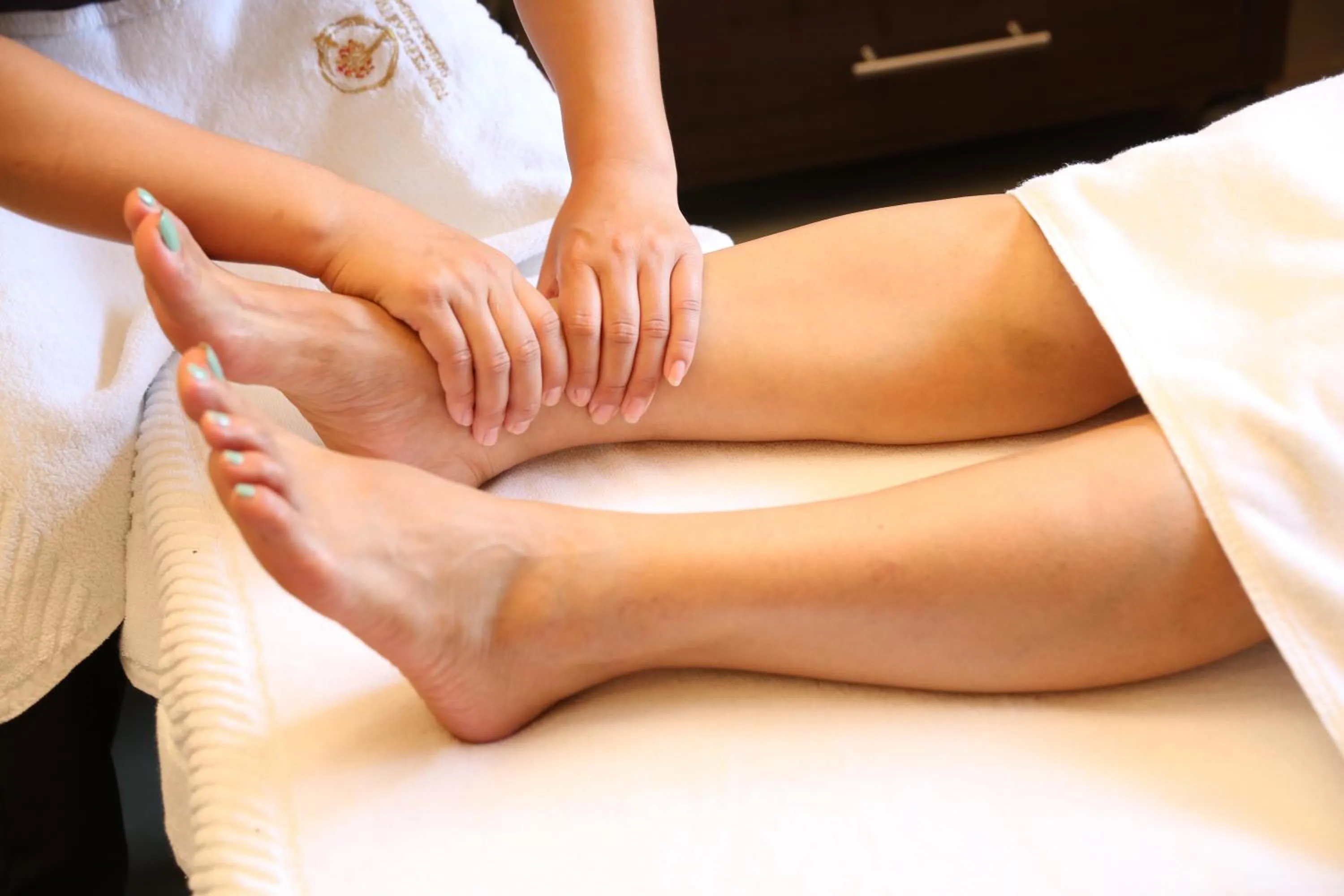 Massage in Fazlani Natures Nest - The Wellness Retreat