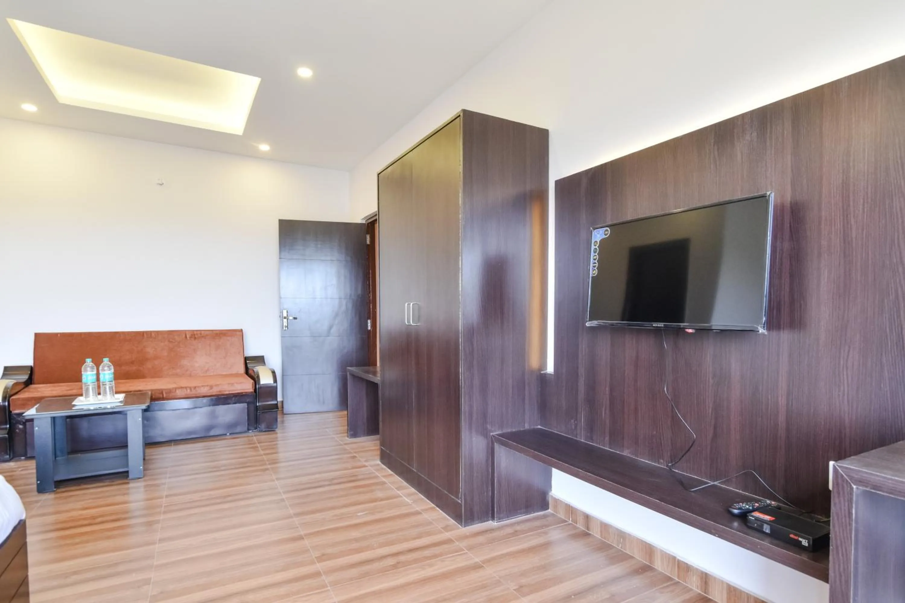 Living room in ShriGo Hotel Kaithli Hills Shimla