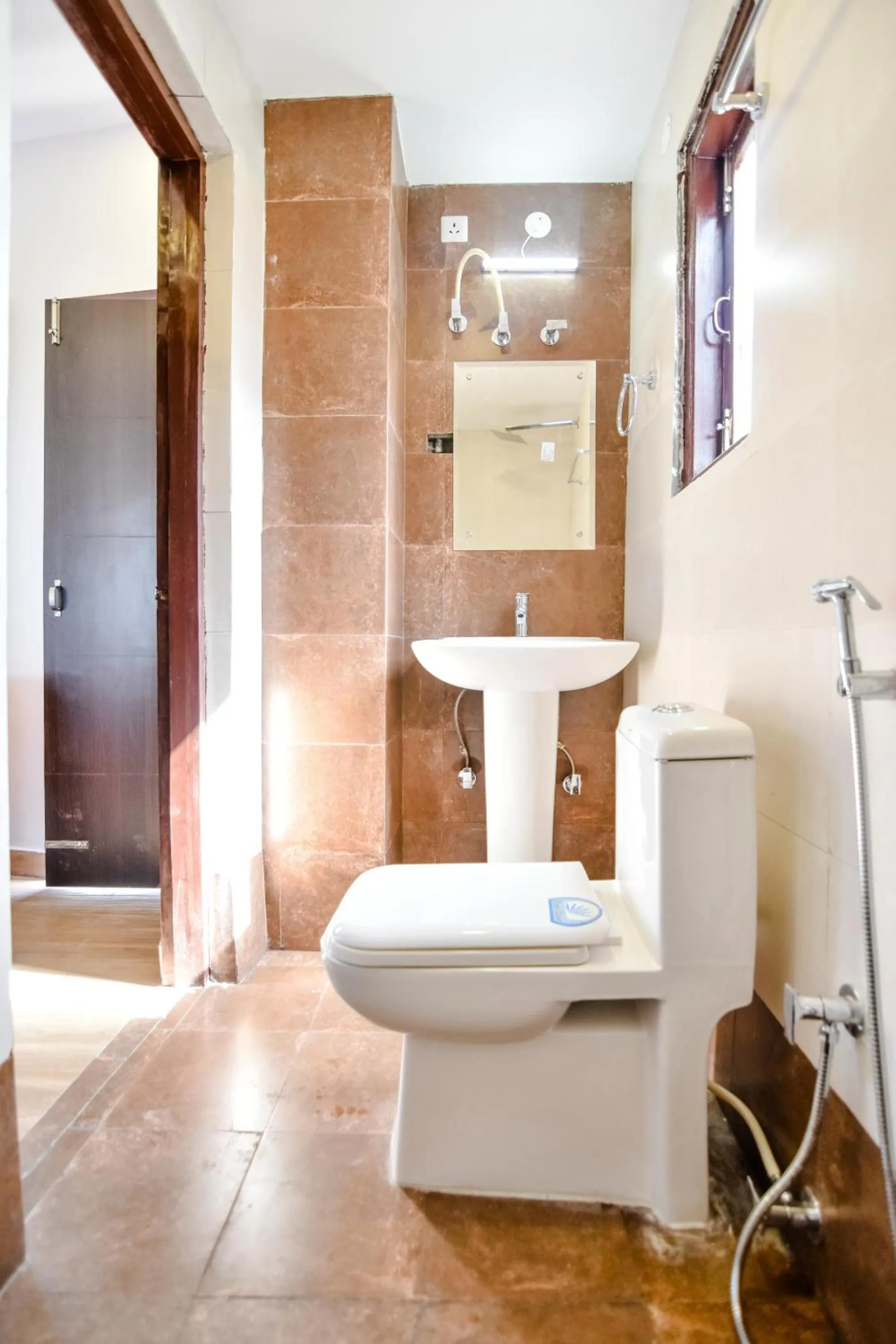 Shower in ShriGo Hotel Kaithli Hills Shimla