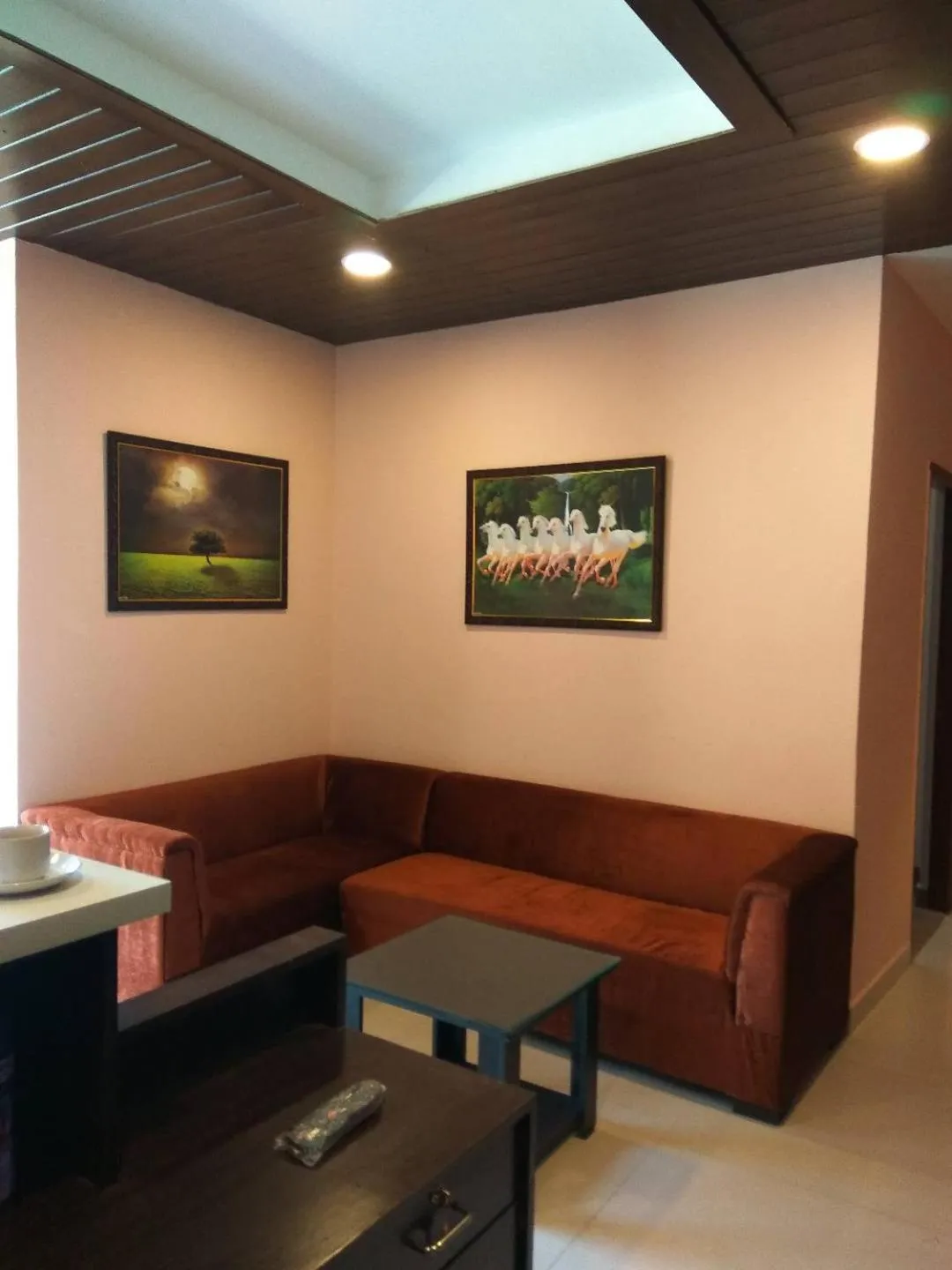 Lobby or reception in ShriGo Hotel Kaithli Hills Shimla