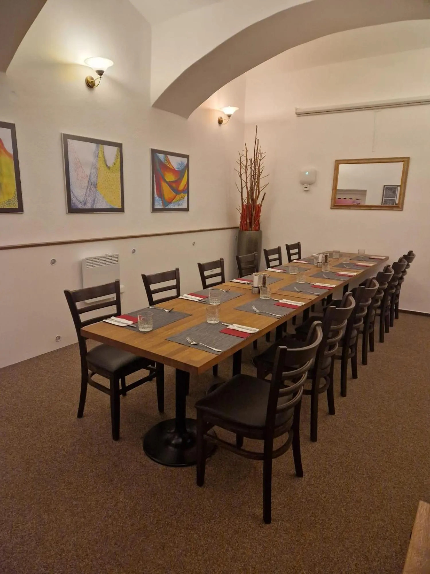 Restaurant/places to eat in Hotel U Labutě