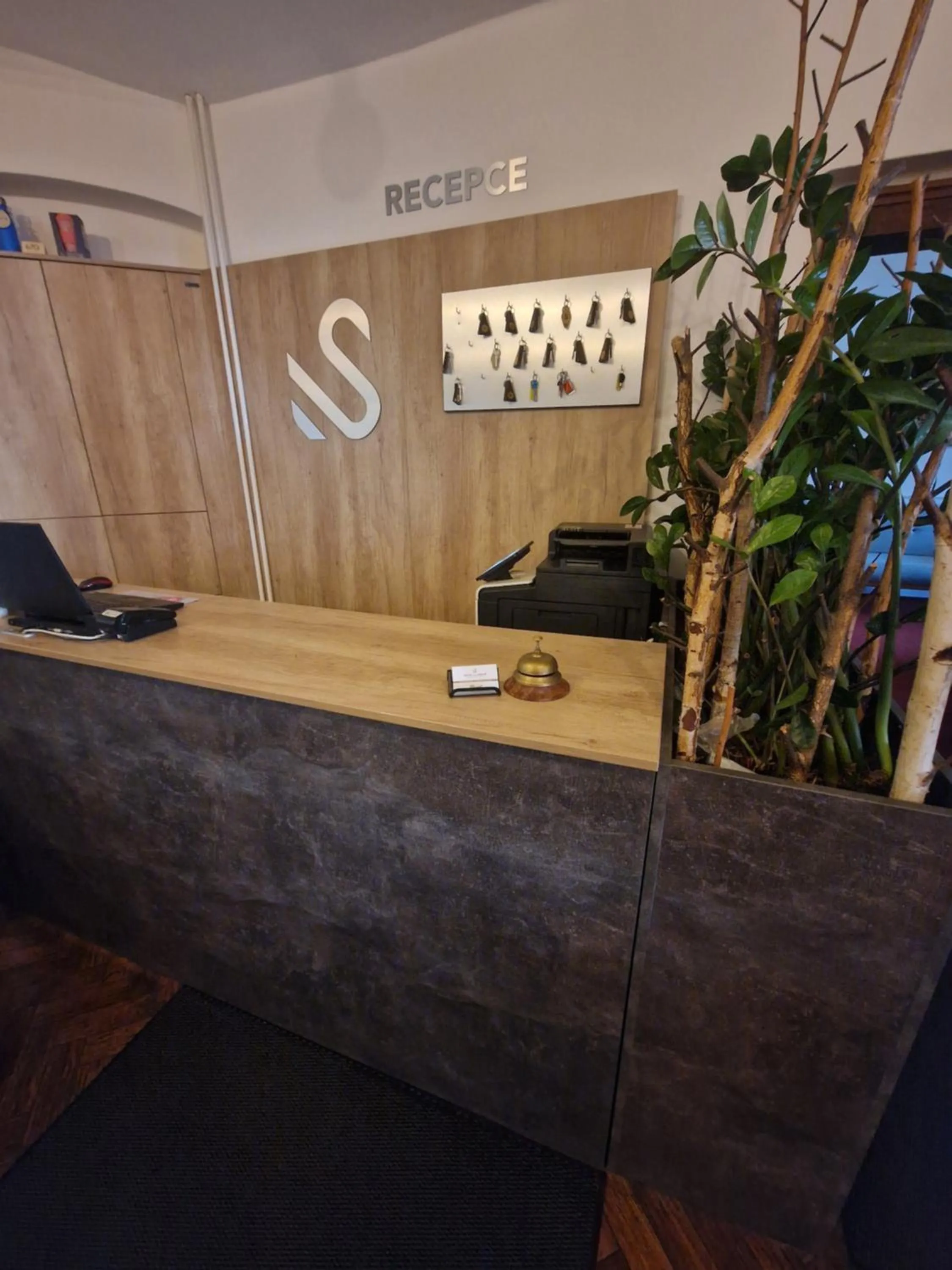 Restaurant/places to eat in Hotel U Labutě