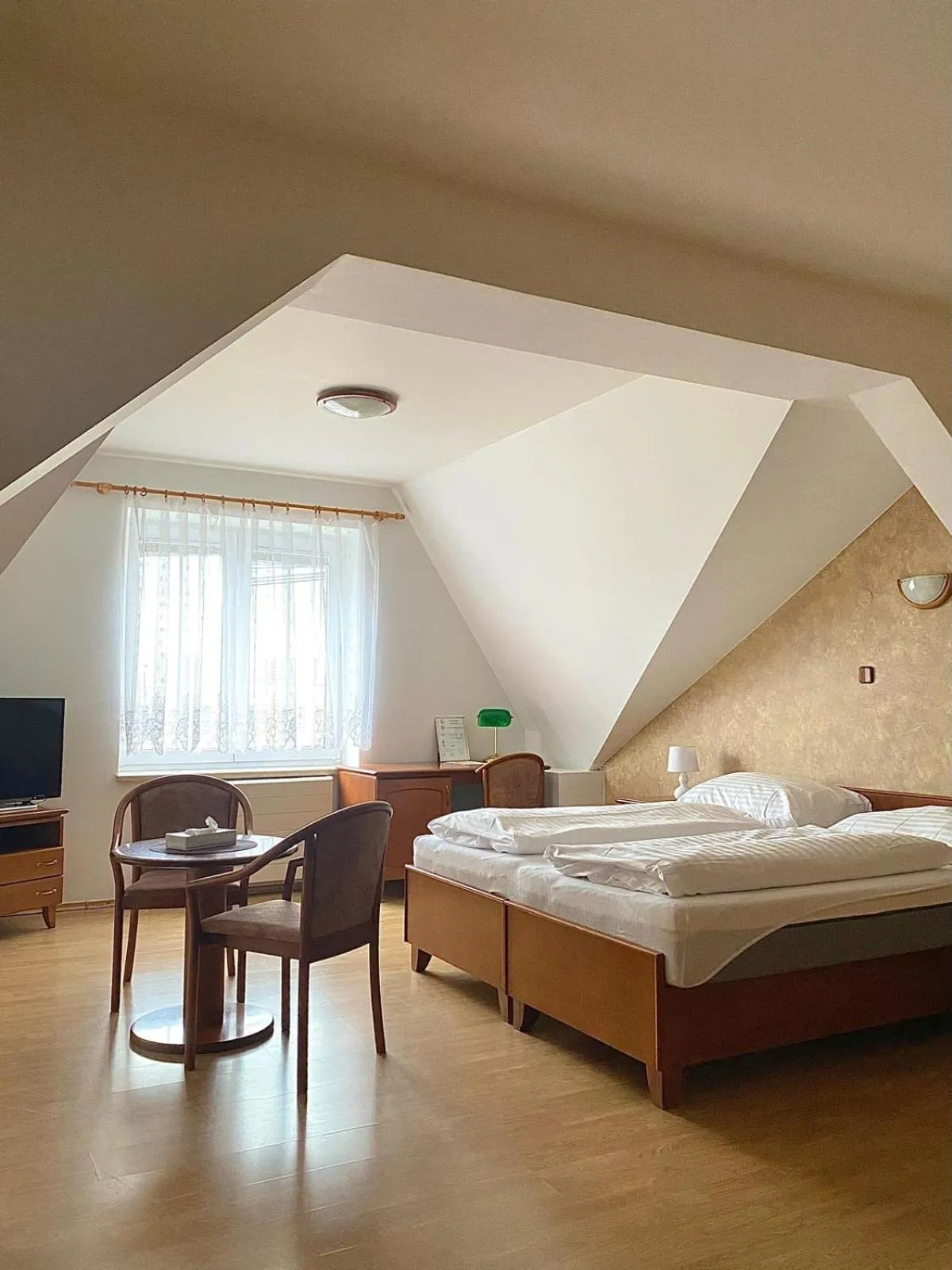 Bed in Hotel U Labutě