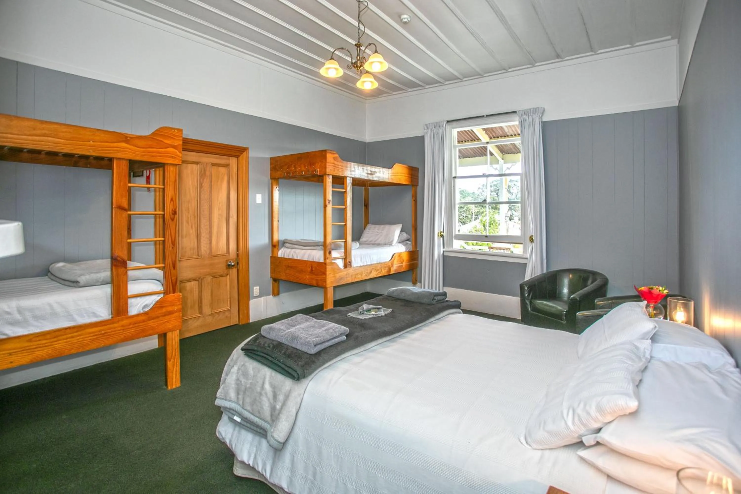 Bed in Lady Bowen Bed & Breakfast